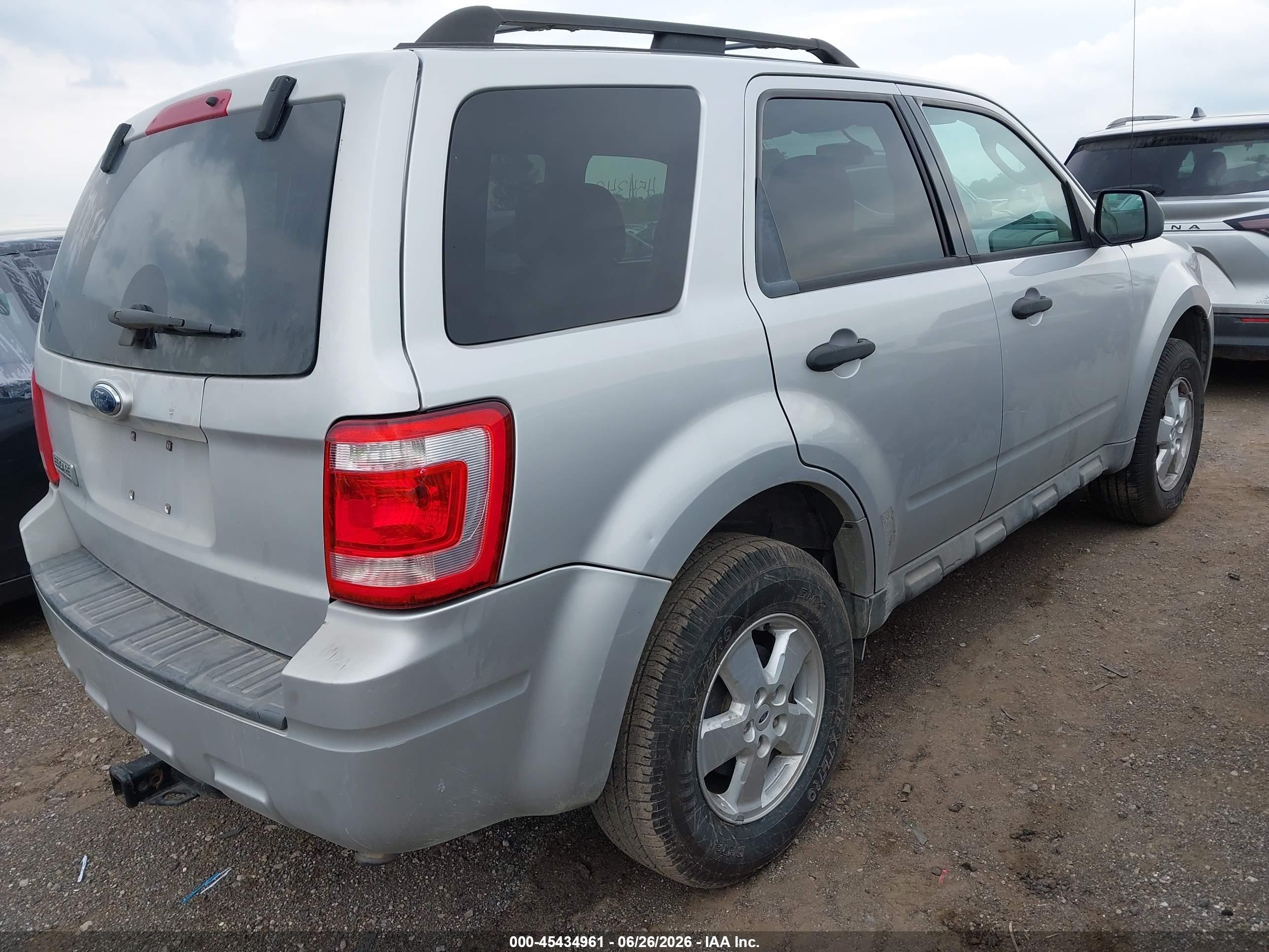 2009 Ford Escape Xlt Silver vin: 1FMCU03769KB63257