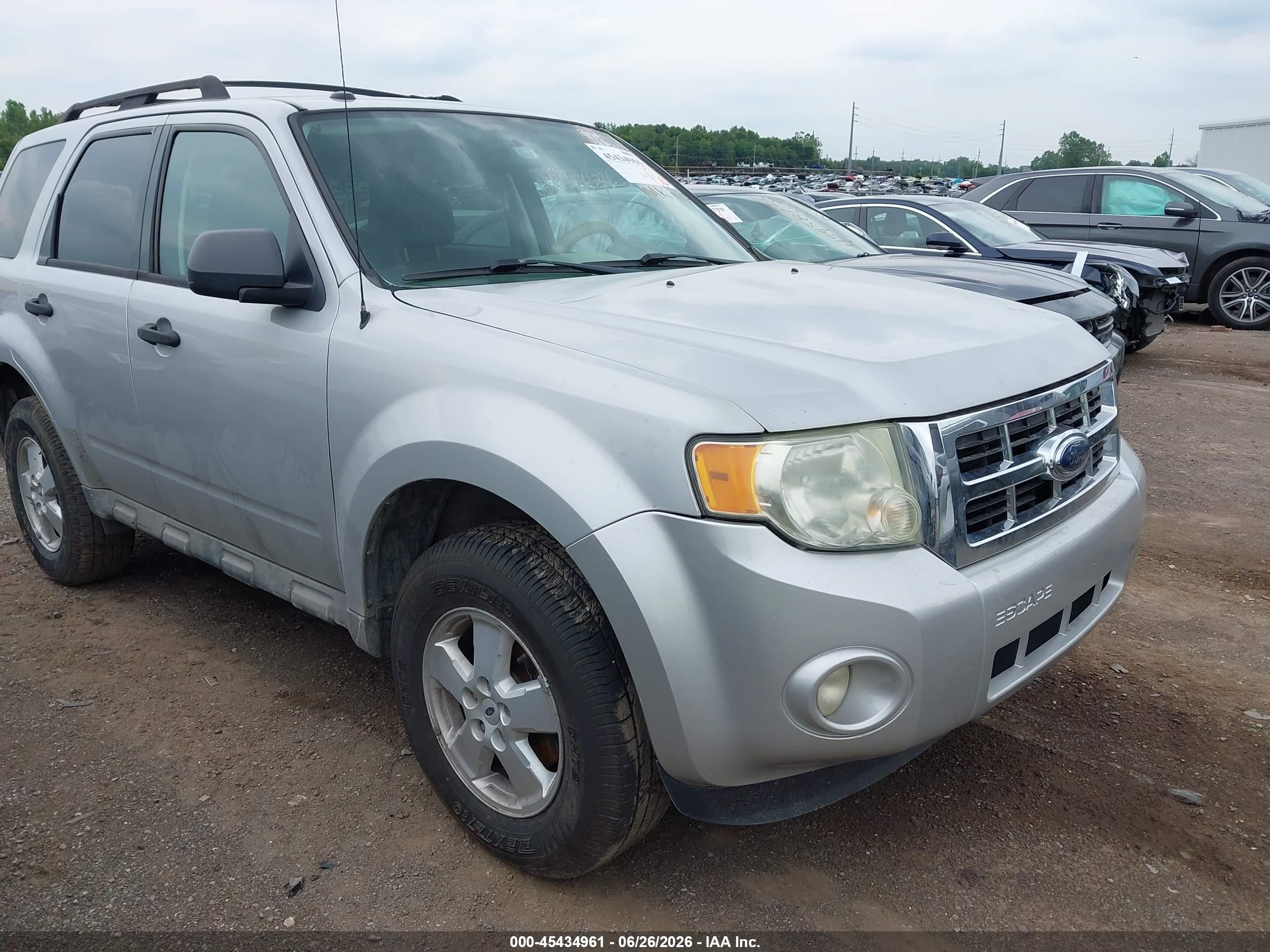 2009 Ford Escape Xlt Silver vin: 1FMCU03769KB63257