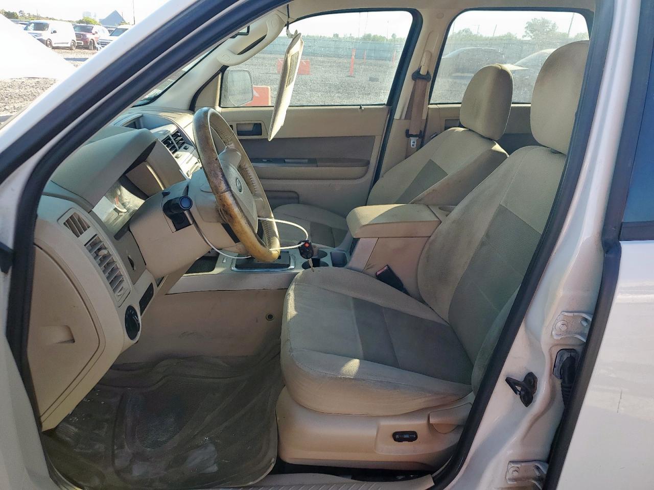 2009 Ford Escape Xlt White vin: 1FMCU03779KA25761