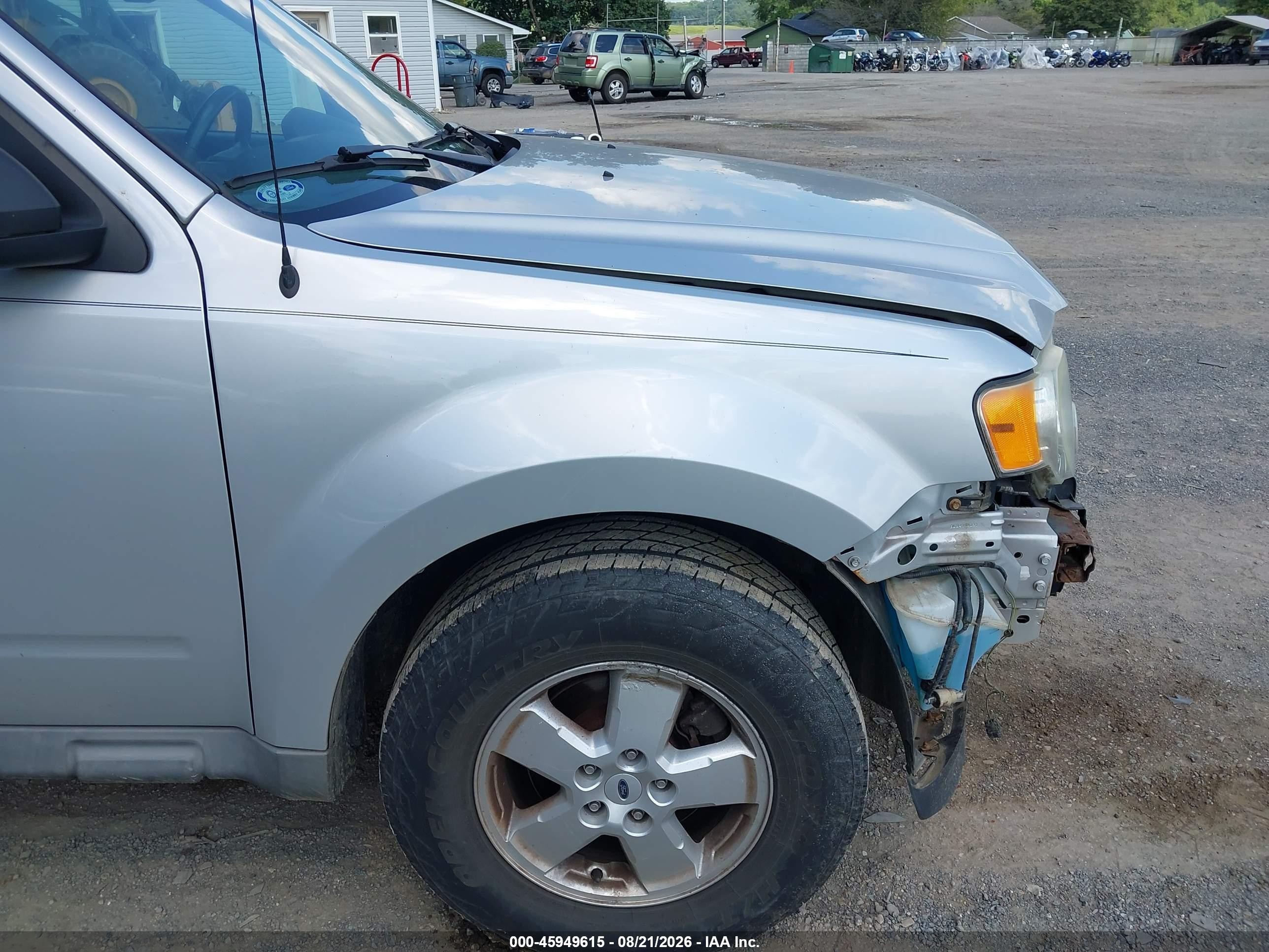 2009 Ford Escape Xlt White vin: 1FMCU03779KB29795