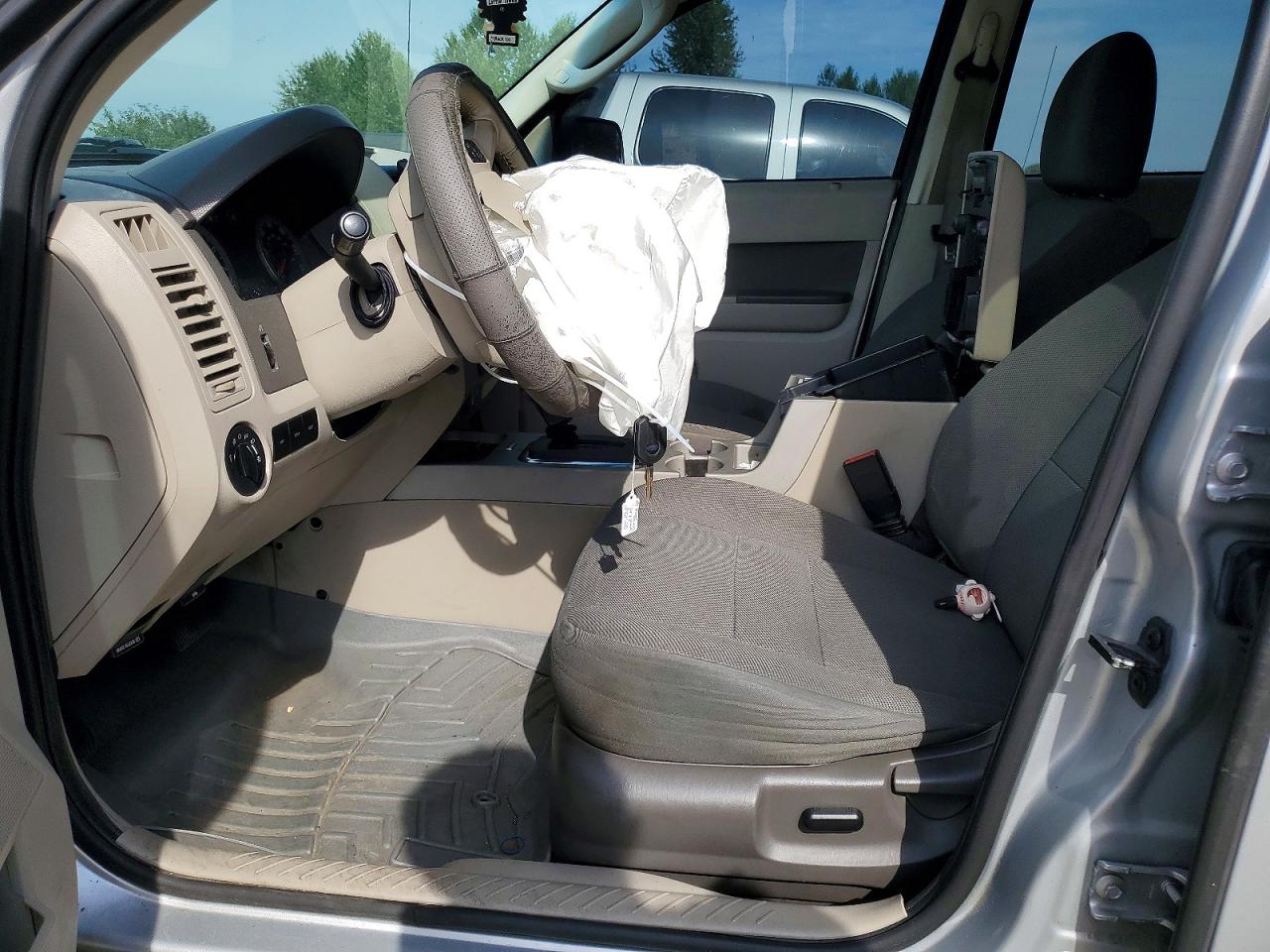 2009 Ford Escape Xlt Silver vin: 1FMCU03789KB71036
