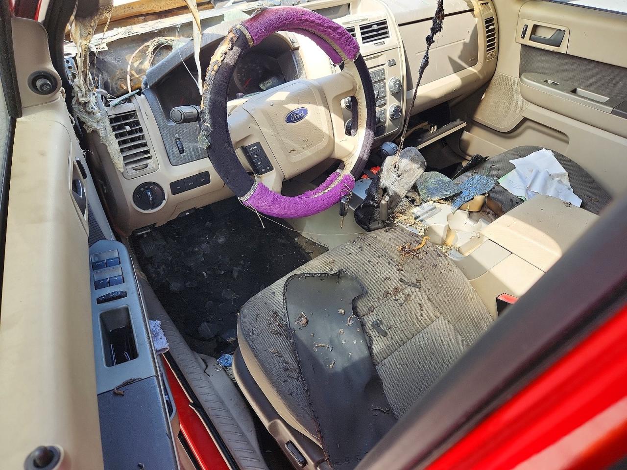 2009 Ford Escape Xlt Red vin: 1FMCU03799KA25843