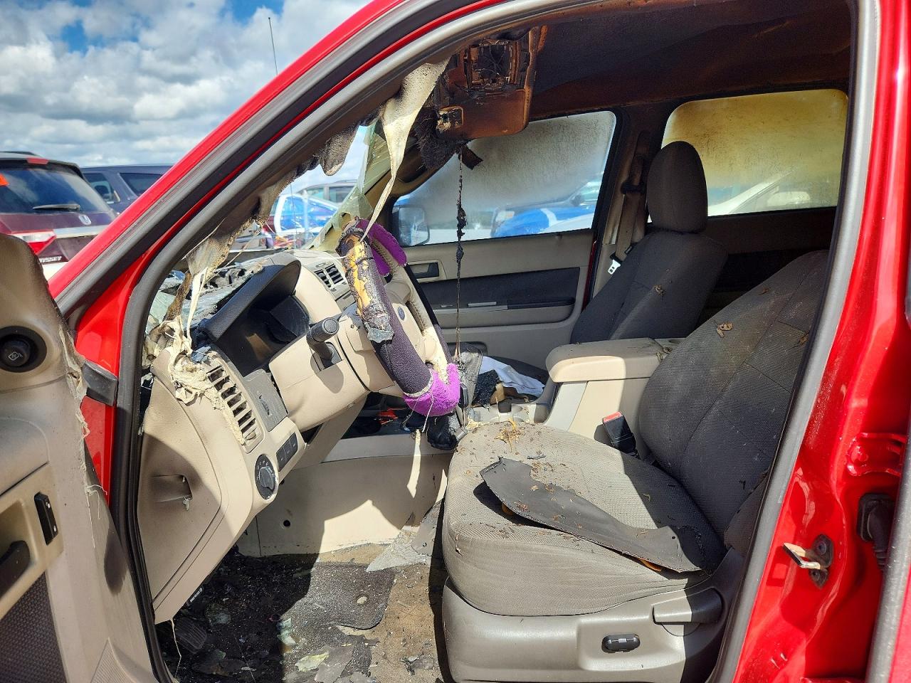 2009 Ford Escape Xlt Red vin: 1FMCU03799KA25843