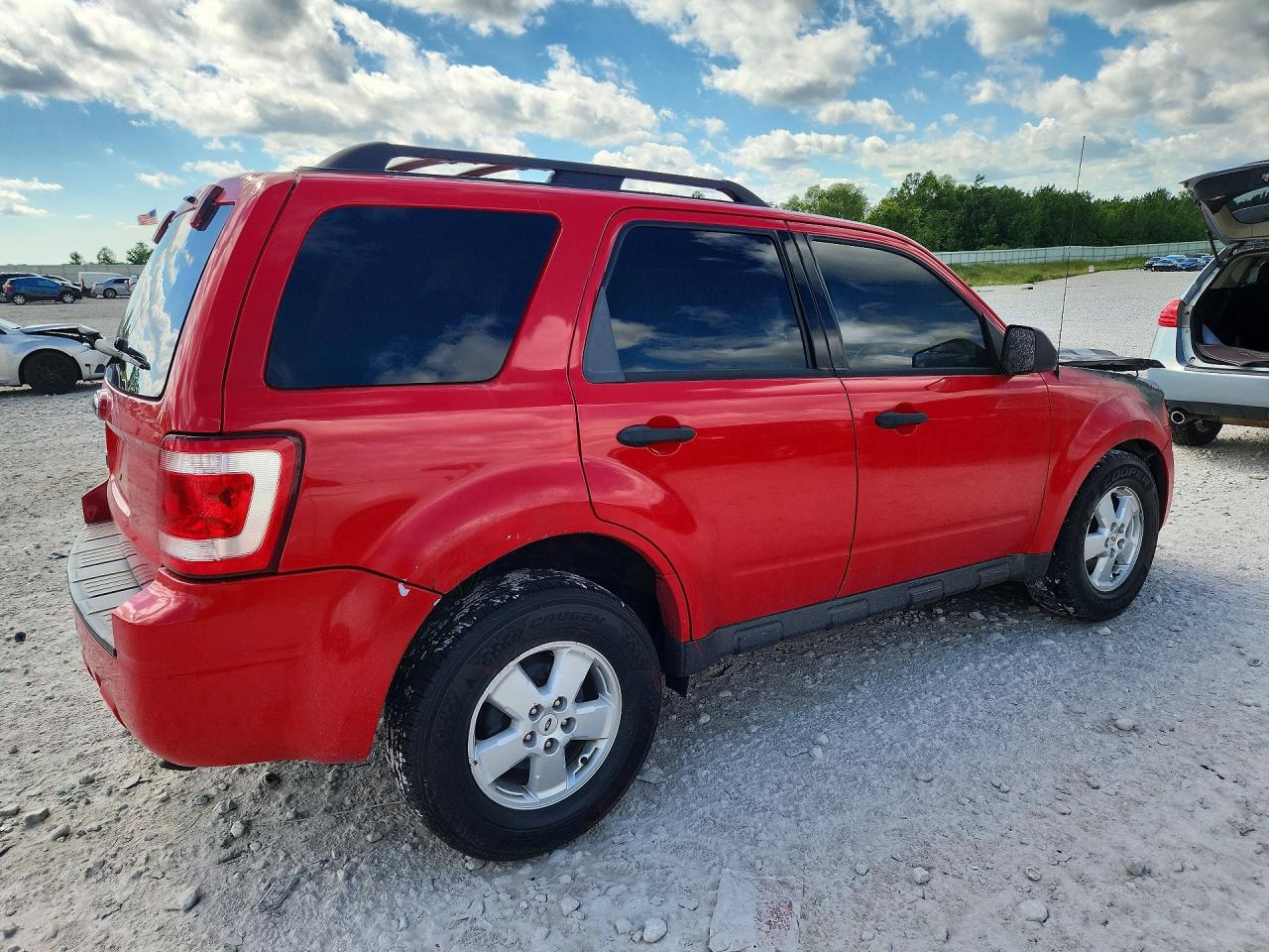 2009 Ford Escape Xlt Red vin: 1FMCU03799KA25843