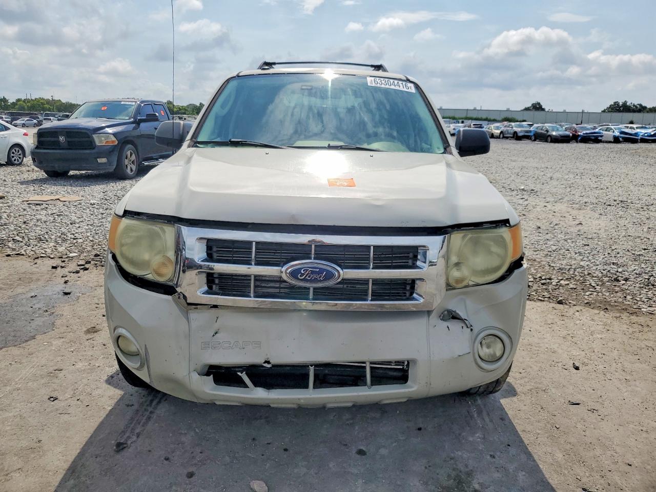 2009 Ford Escape Xlt Beige vin: 1FMCU03799KA36664