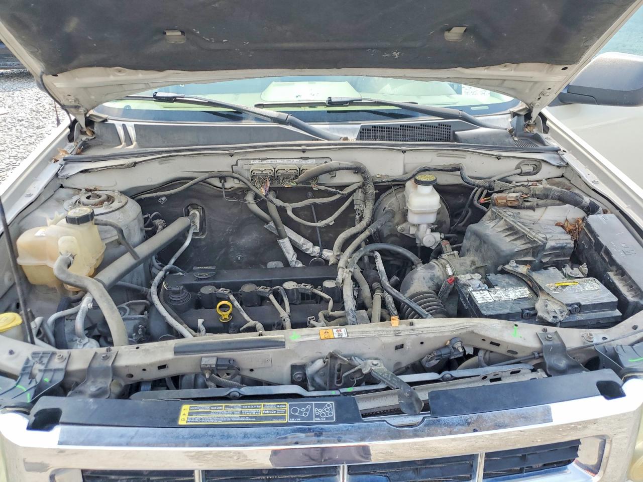 2009 Ford Escape Xlt Beige vin: 1FMCU03799KA36664