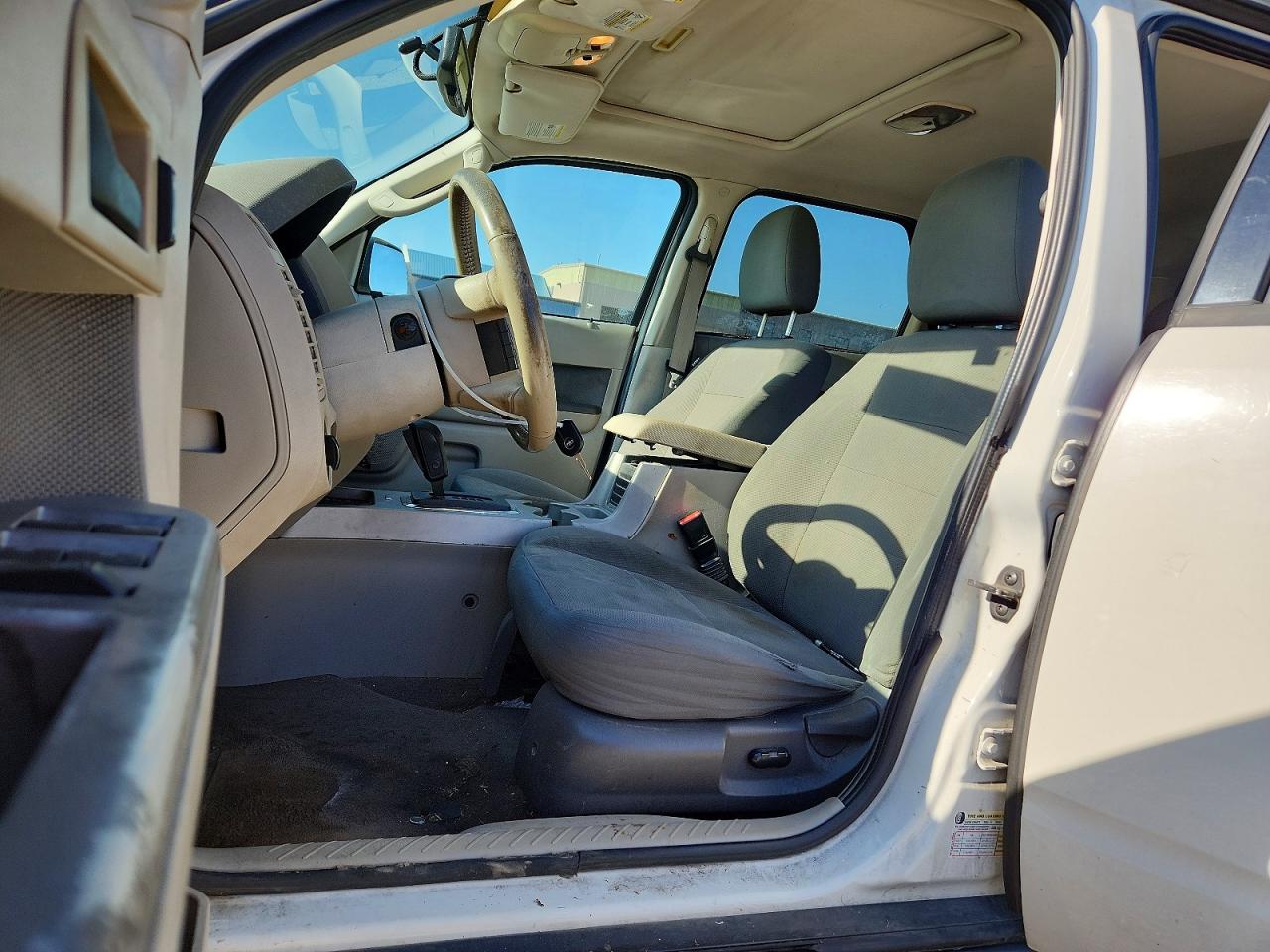 2009 Ford Escape Xlt White vin: 1FMCU03799KA91969