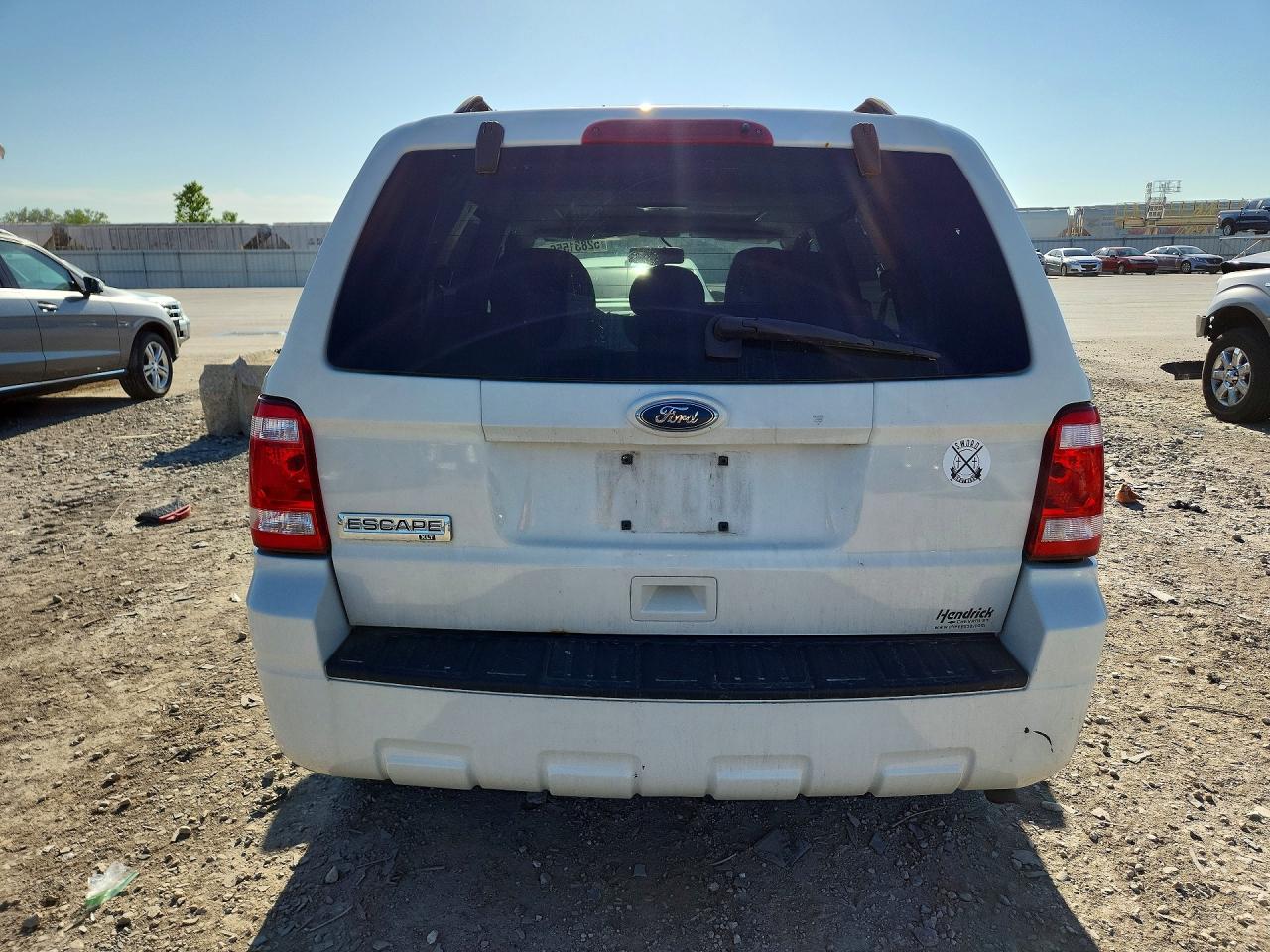 2009 Ford Escape Xlt White vin: 1FMCU03799KA91969