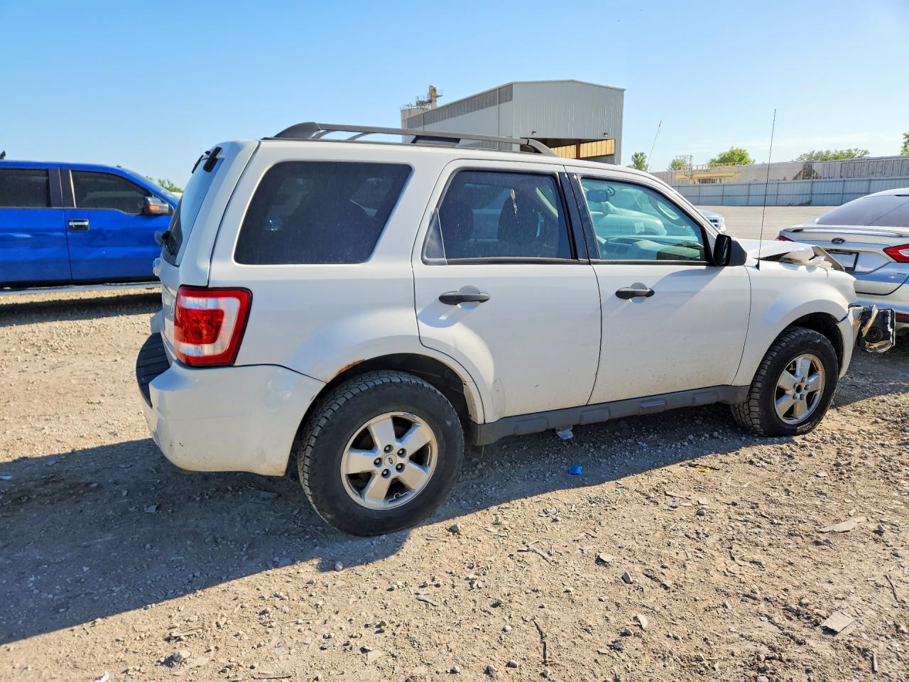 2009 Ford Escape Xlt White vin: 1FMCU03799KA91969