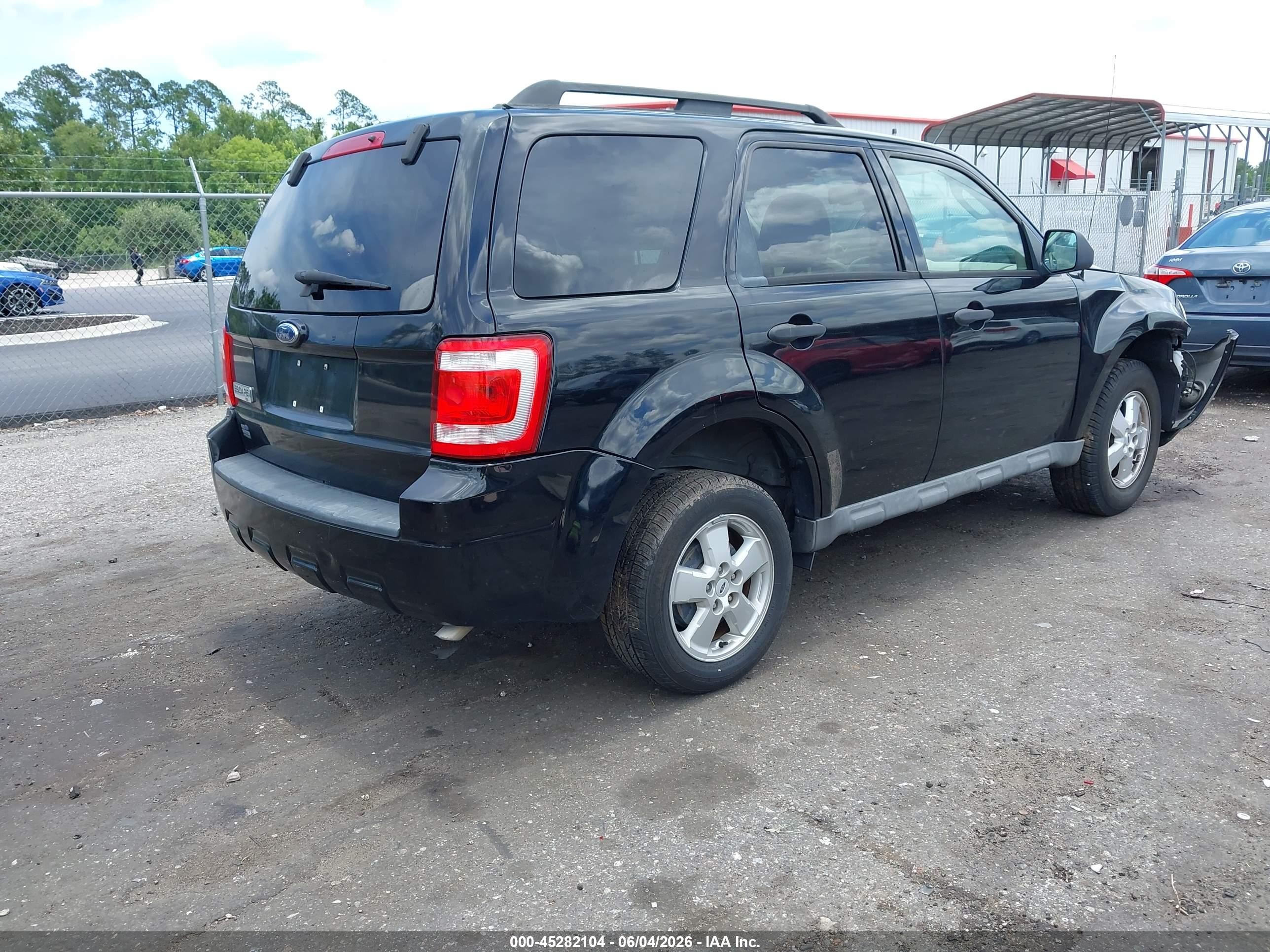 2009 Ford Escape Xlt Black vin: 1FMCU03799KB27661