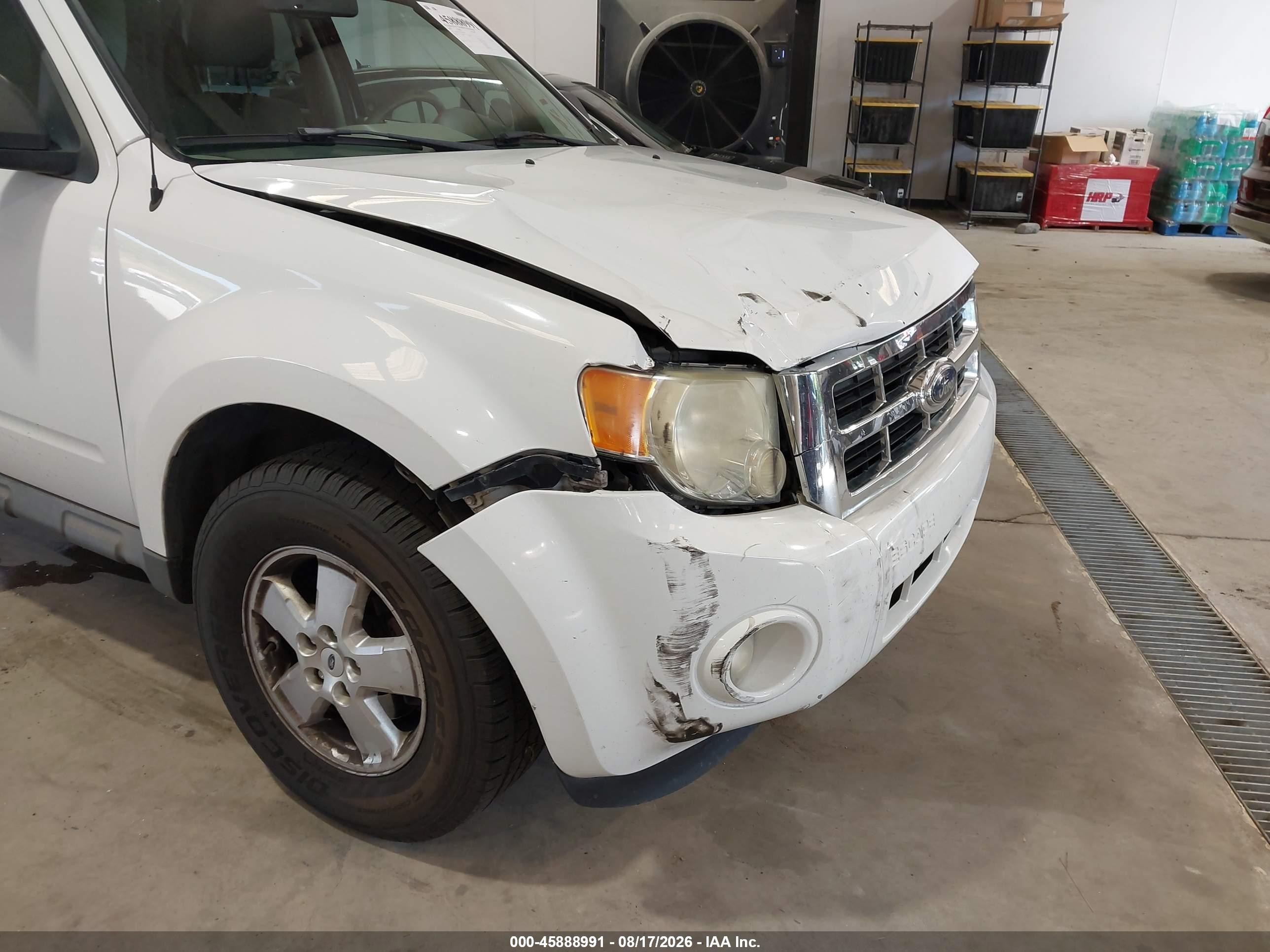 2009 Ford Escape Xlt White vin: 1FMCU037X9KA42781