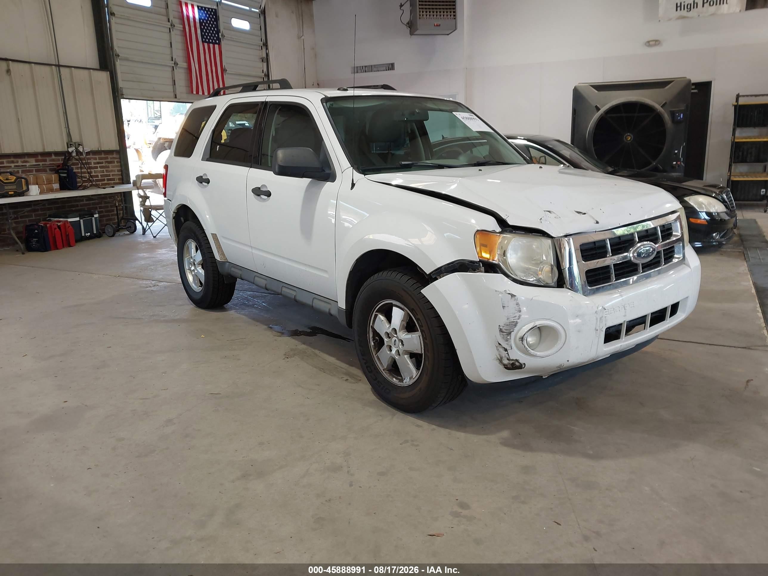 2009 Ford Escape Xlt White vin: 1FMCU037X9KA42781