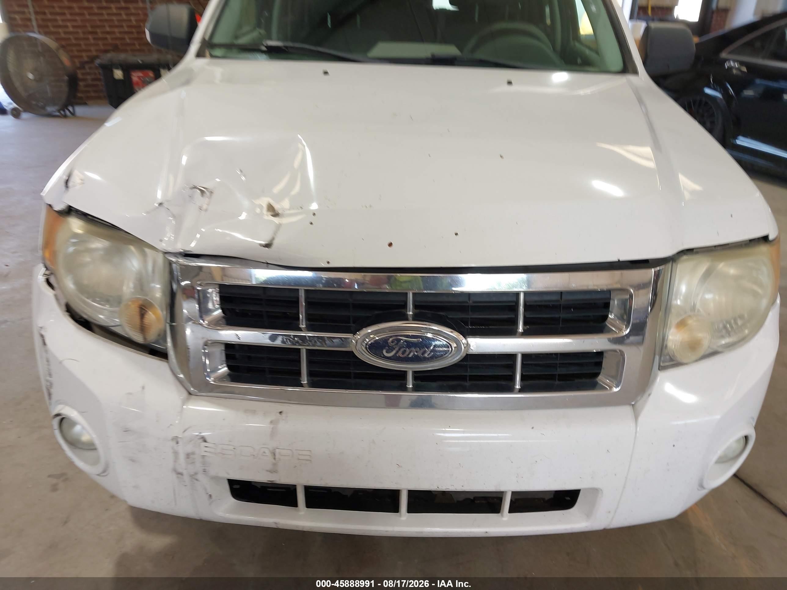 2009 Ford Escape Xlt White vin: 1FMCU037X9KA42781