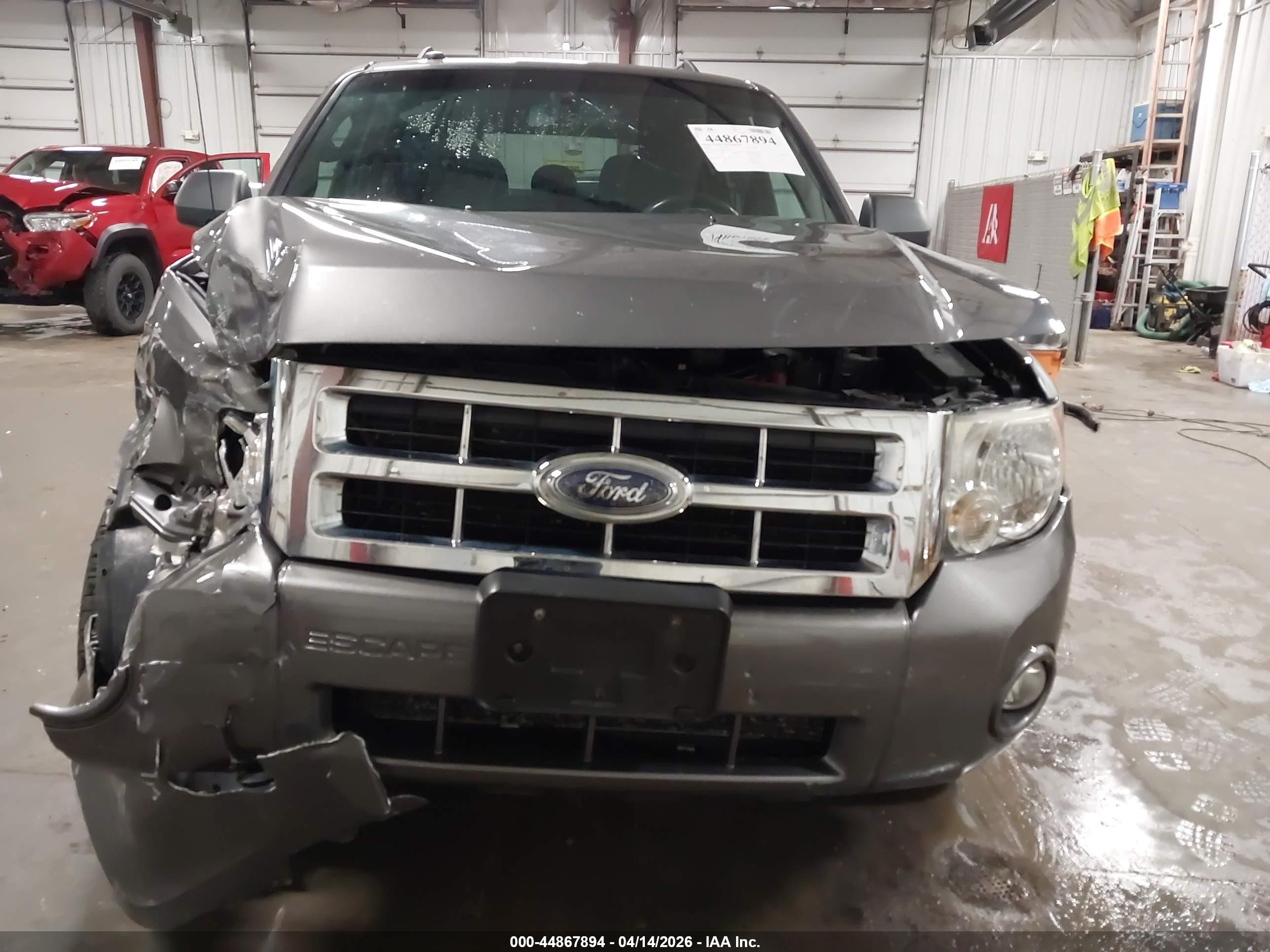 2009 Ford Escape Xlt Gray vin: 1FMCU037X9KA58446