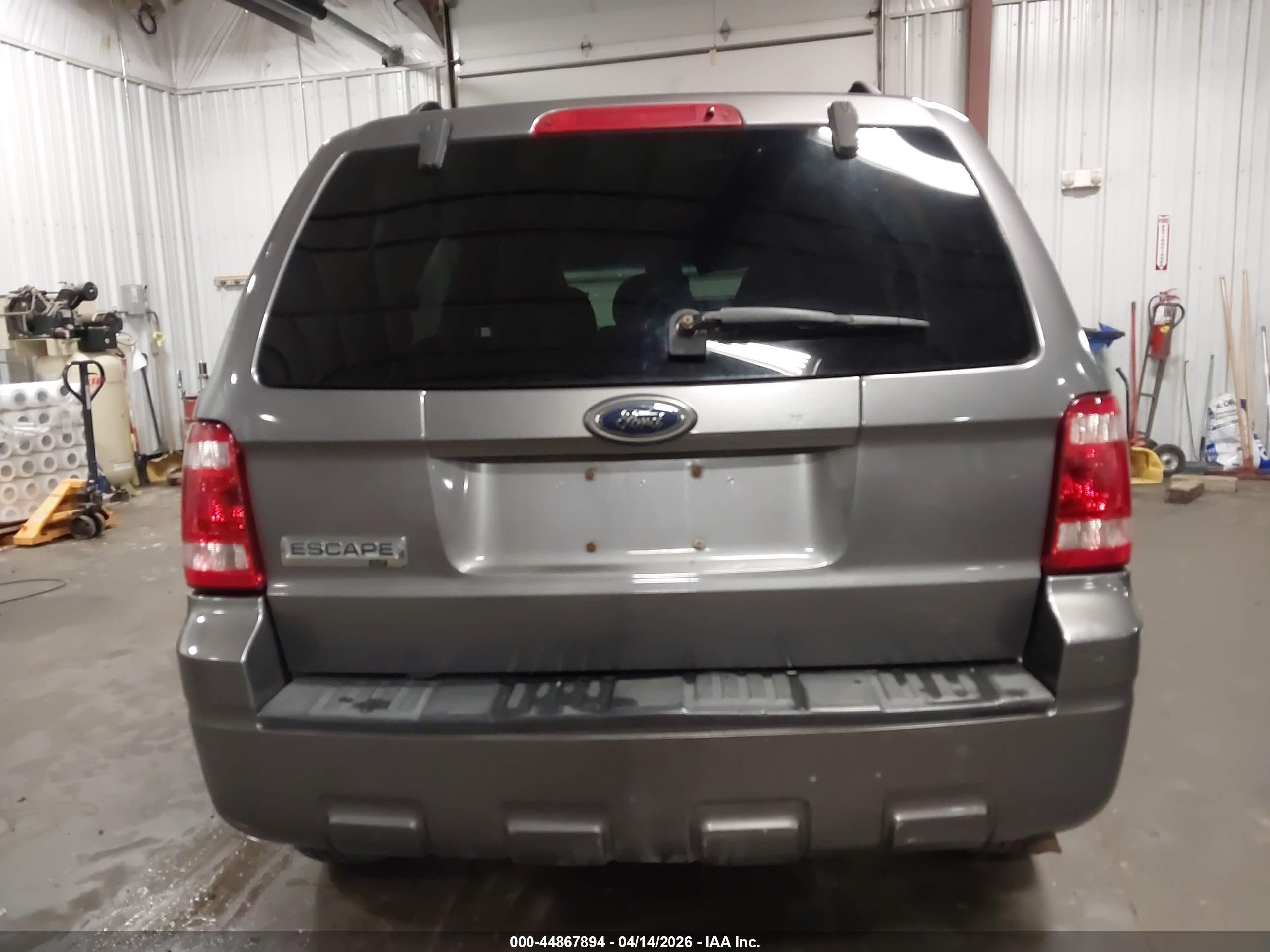 2009 Ford Escape Xlt Gray vin: 1FMCU037X9KA58446