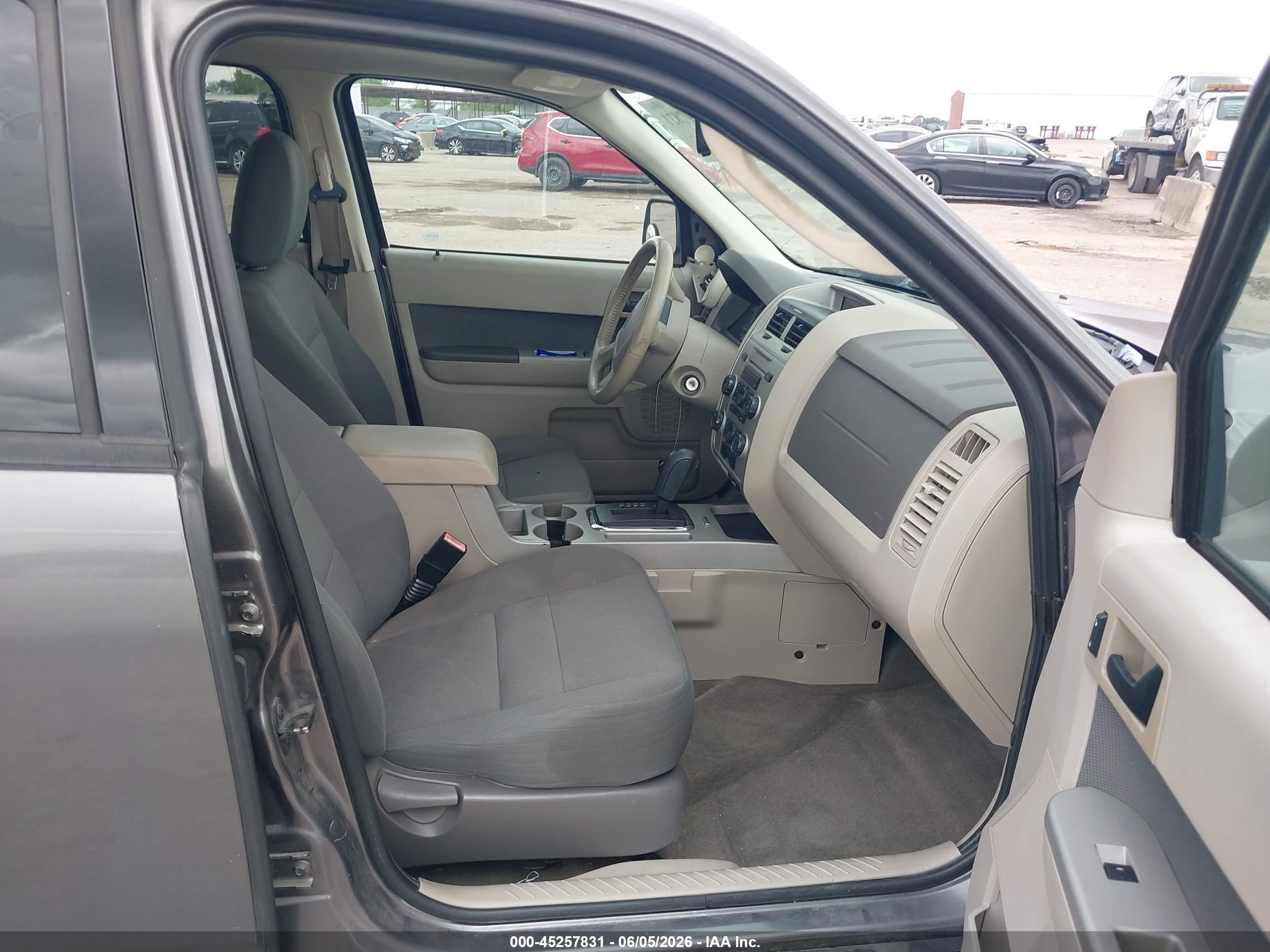 2009 Ford Escape Xlt Gray vin: 1FMCU037X9KD01804