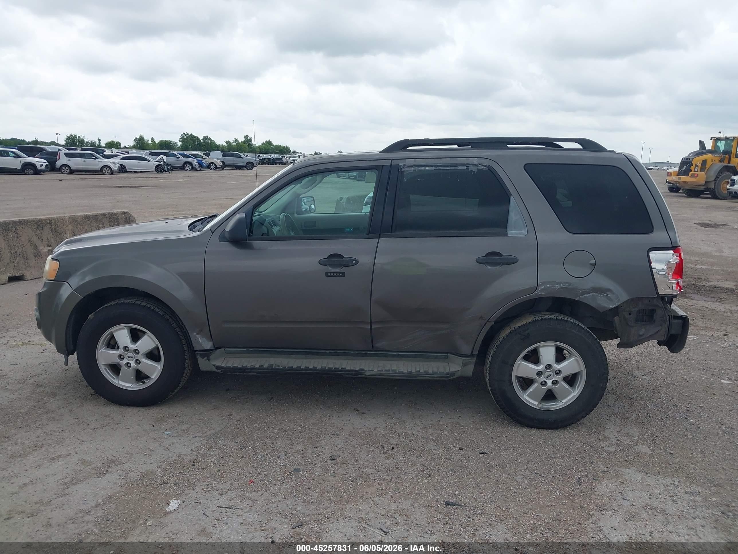 2009 Ford Escape Xlt Gray vin: 1FMCU037X9KD01804
