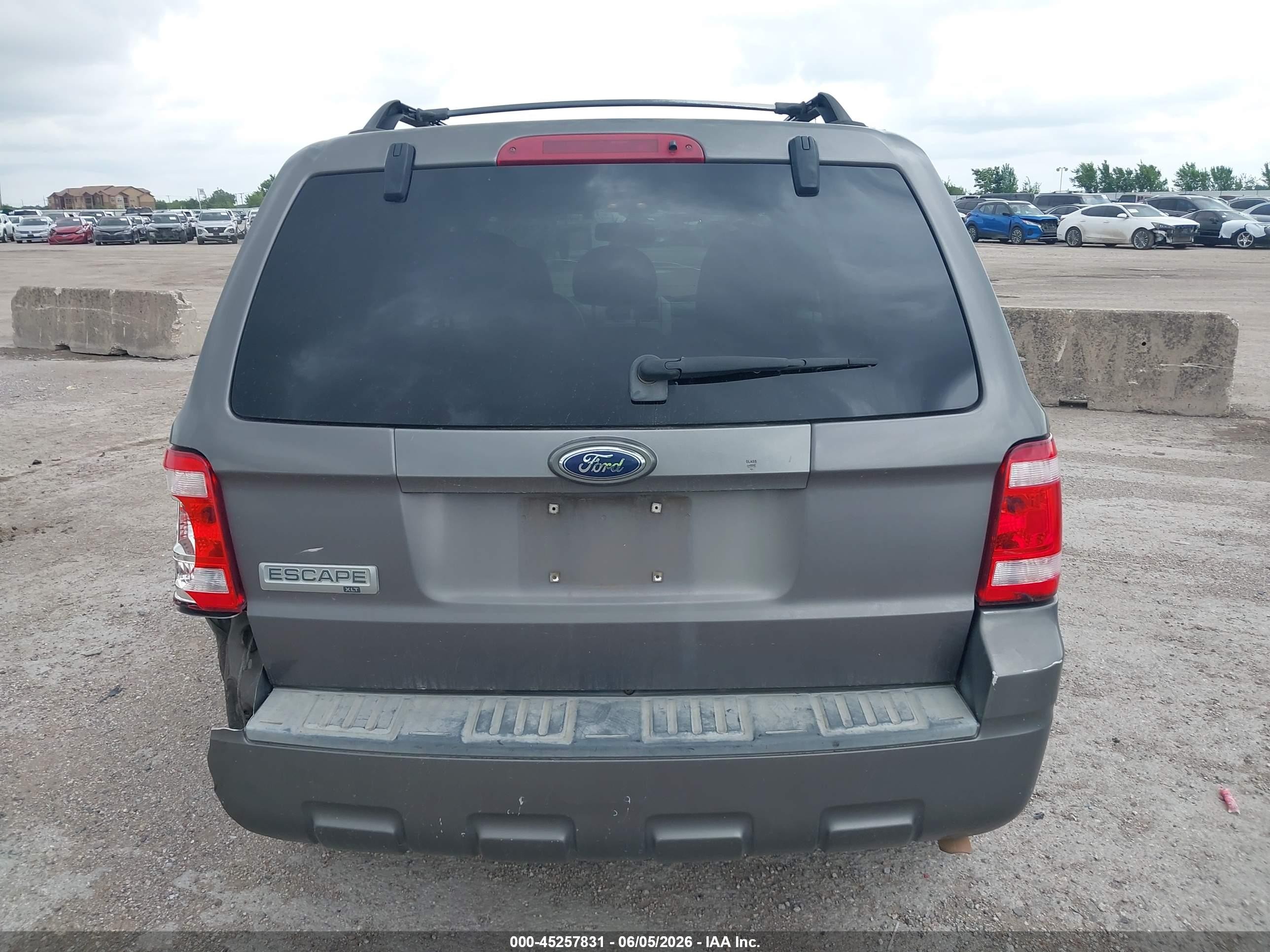 2009 Ford Escape Xlt Gray vin: 1FMCU037X9KD01804