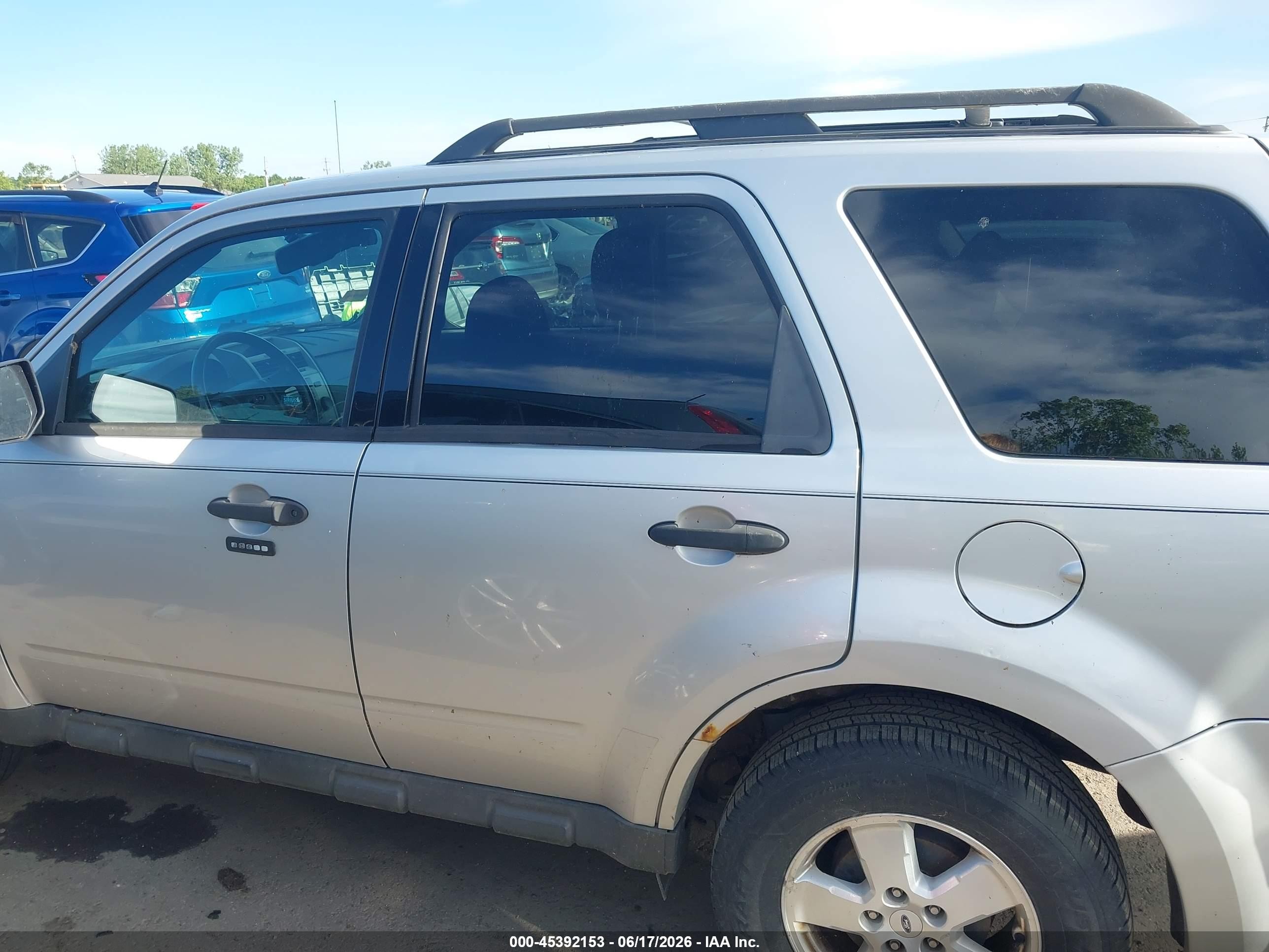2009 Ford Escape Xlt Silver vin: 1FMCU03G19KA65849