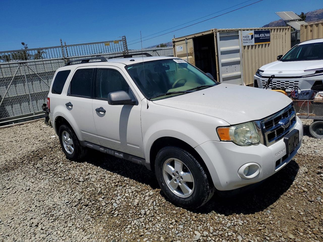 2009 Ford Escape Xlt White vin: 1FMCU03G19KA94980