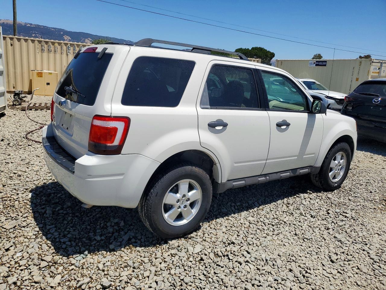 2009 Ford Escape Xlt White vin: 1FMCU03G19KA94980