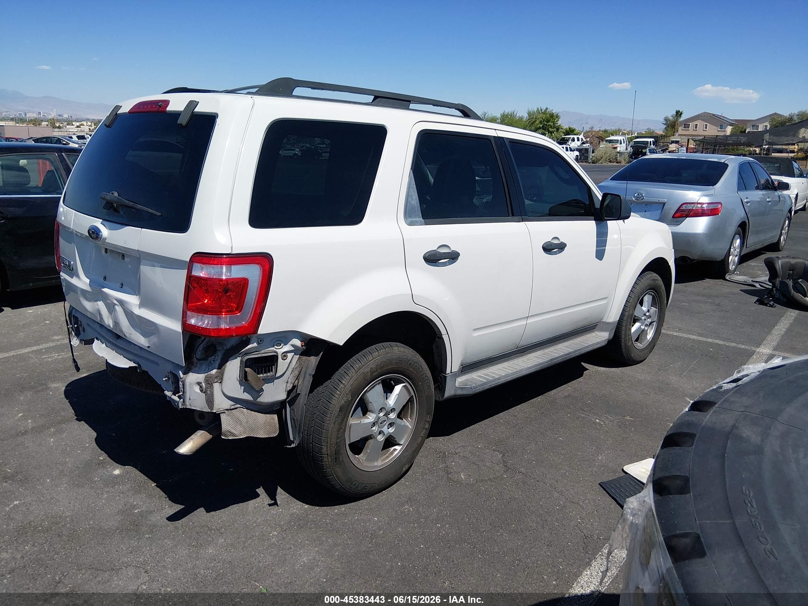 2009 Ford Escape Xlt White vin: 1FMCU03G19KB86221