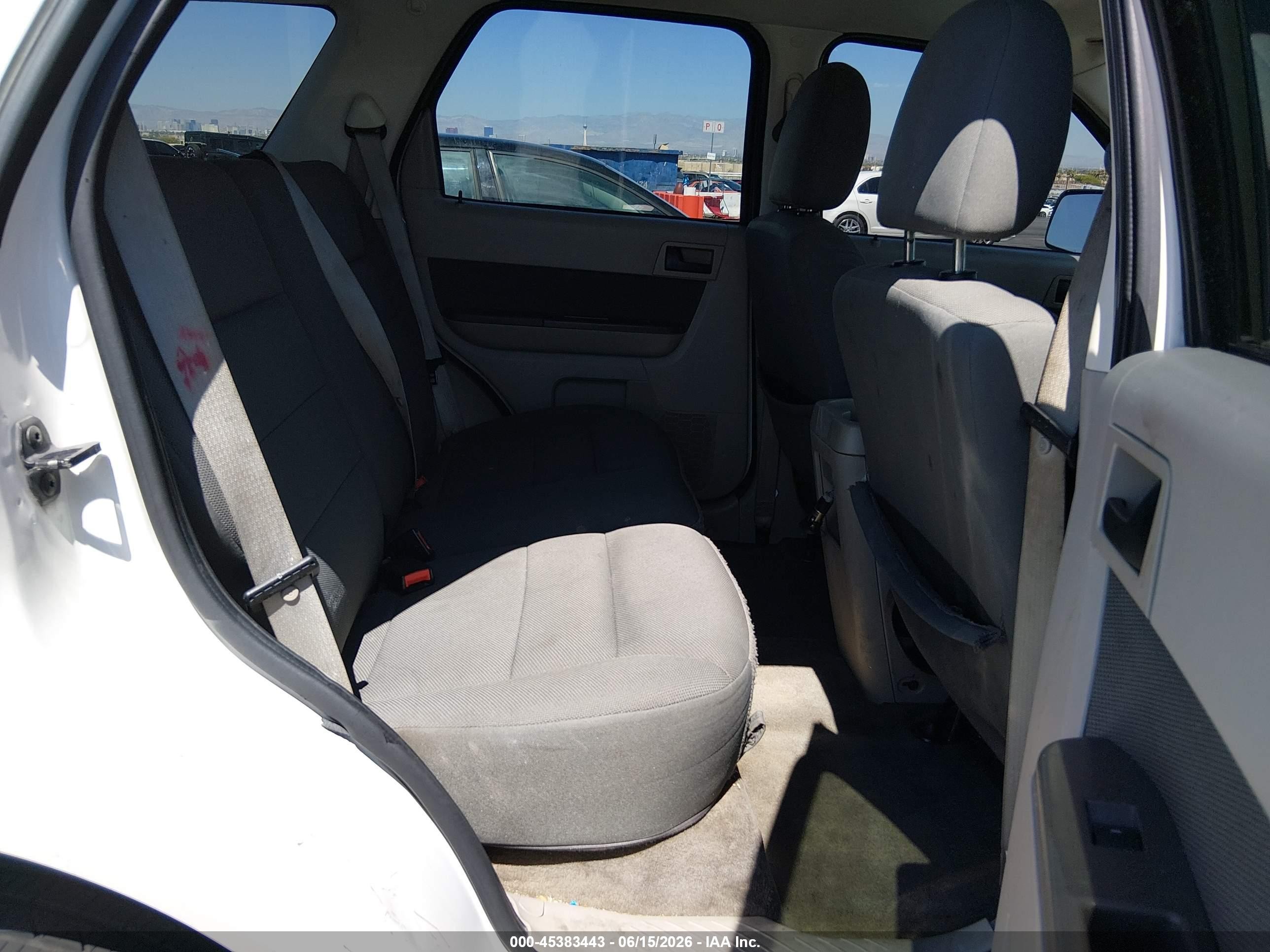 2009 Ford Escape Xlt White vin: 1FMCU03G19KB86221