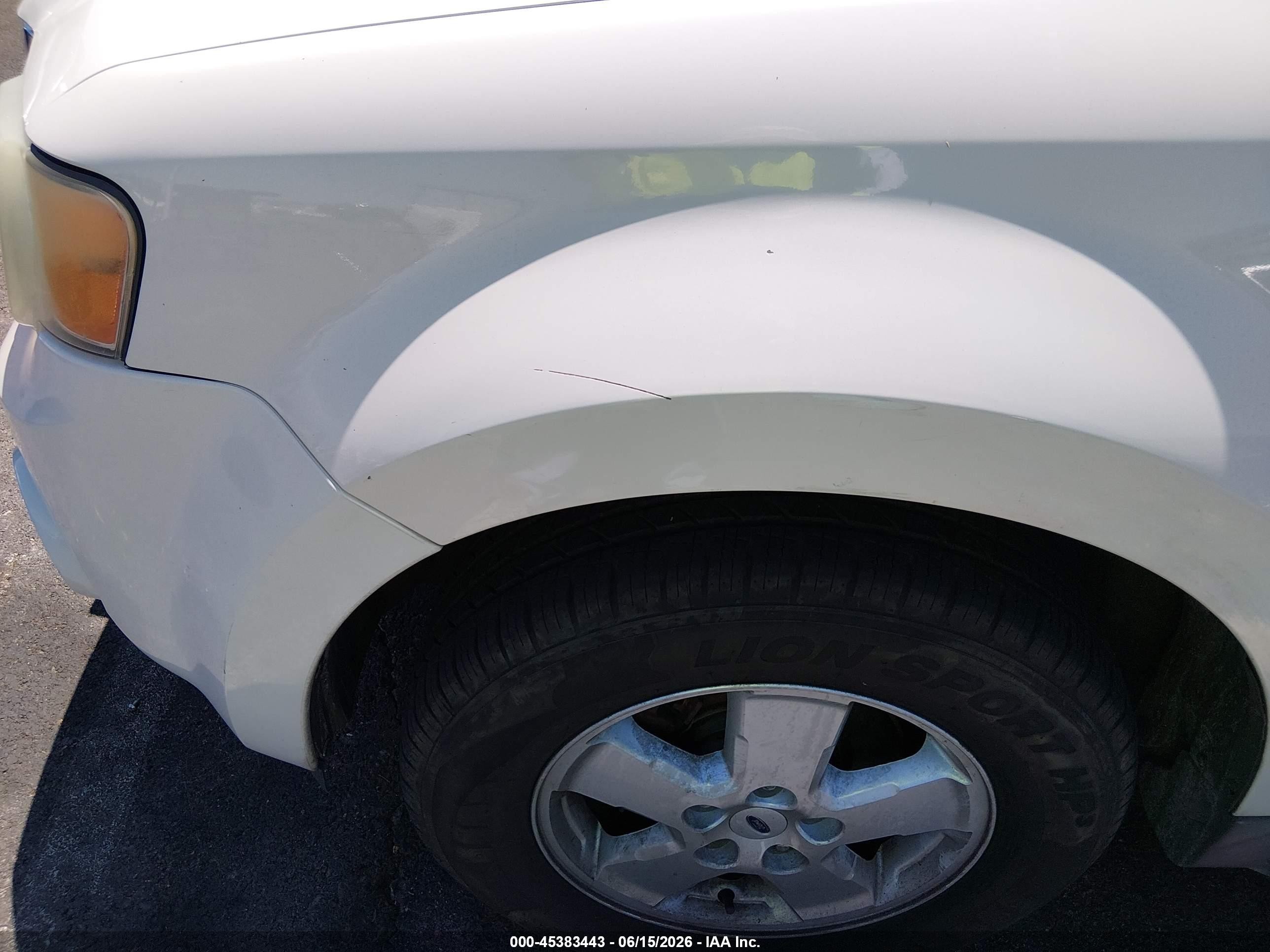 2009 Ford Escape Xlt White vin: 1FMCU03G19KB86221
