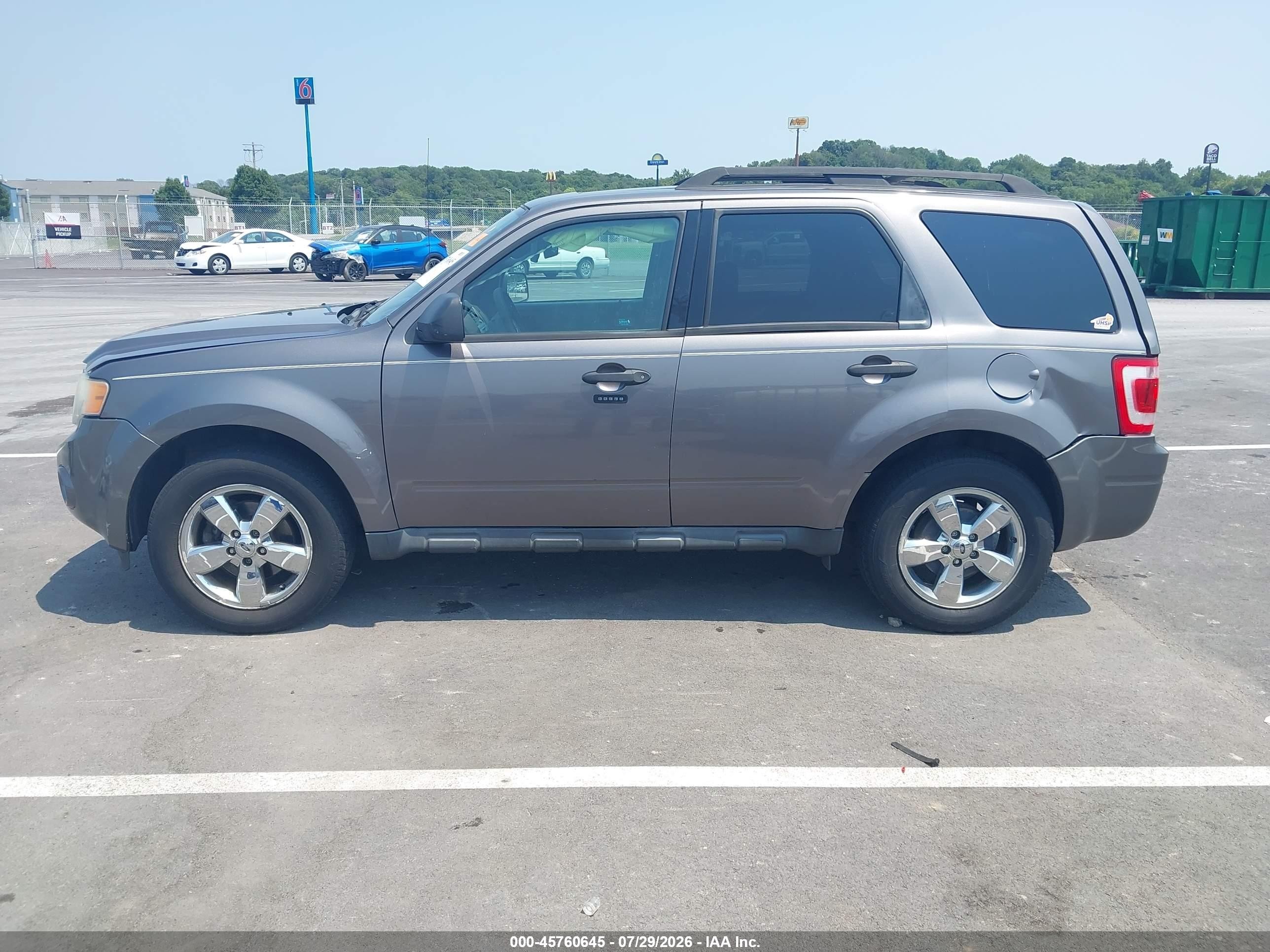 2009 Ford Escape Xlt Gray vin: 1FMCU03G19KD00329
