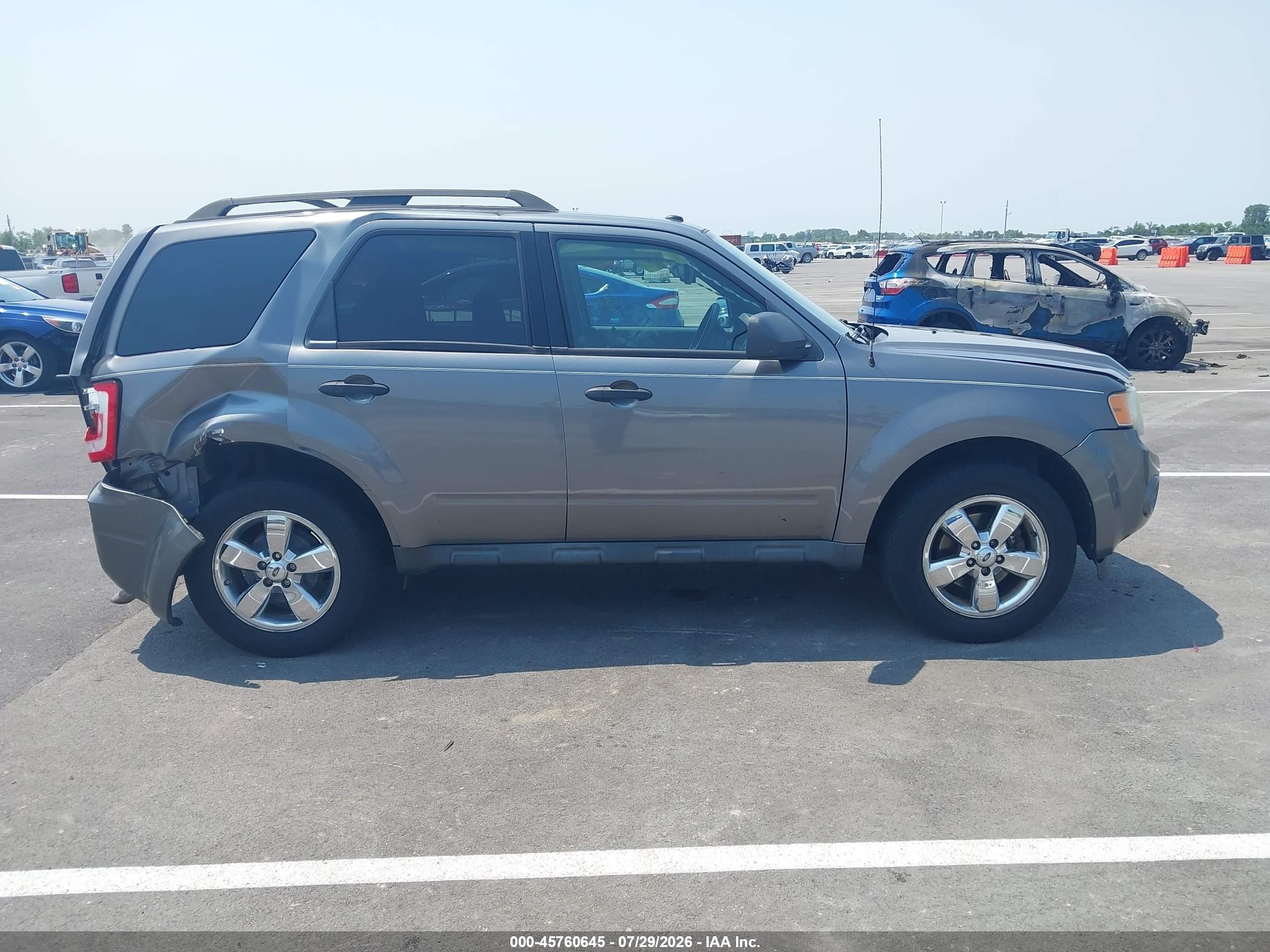 2009 Ford Escape Xlt Gray vin: 1FMCU03G19KD00329