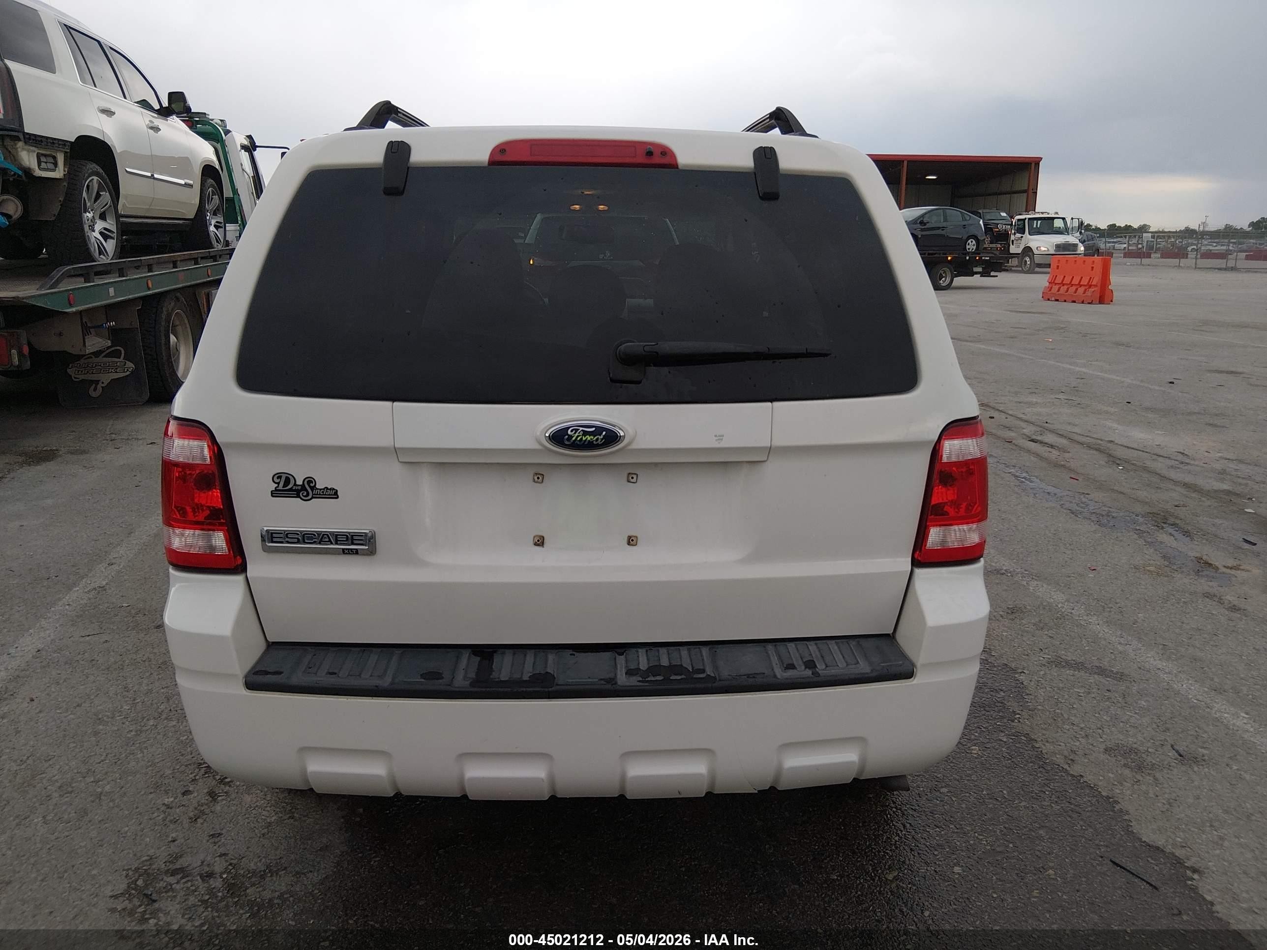 2009 Ford Escape Xlt White vin: 1FMCU03G29KB62865