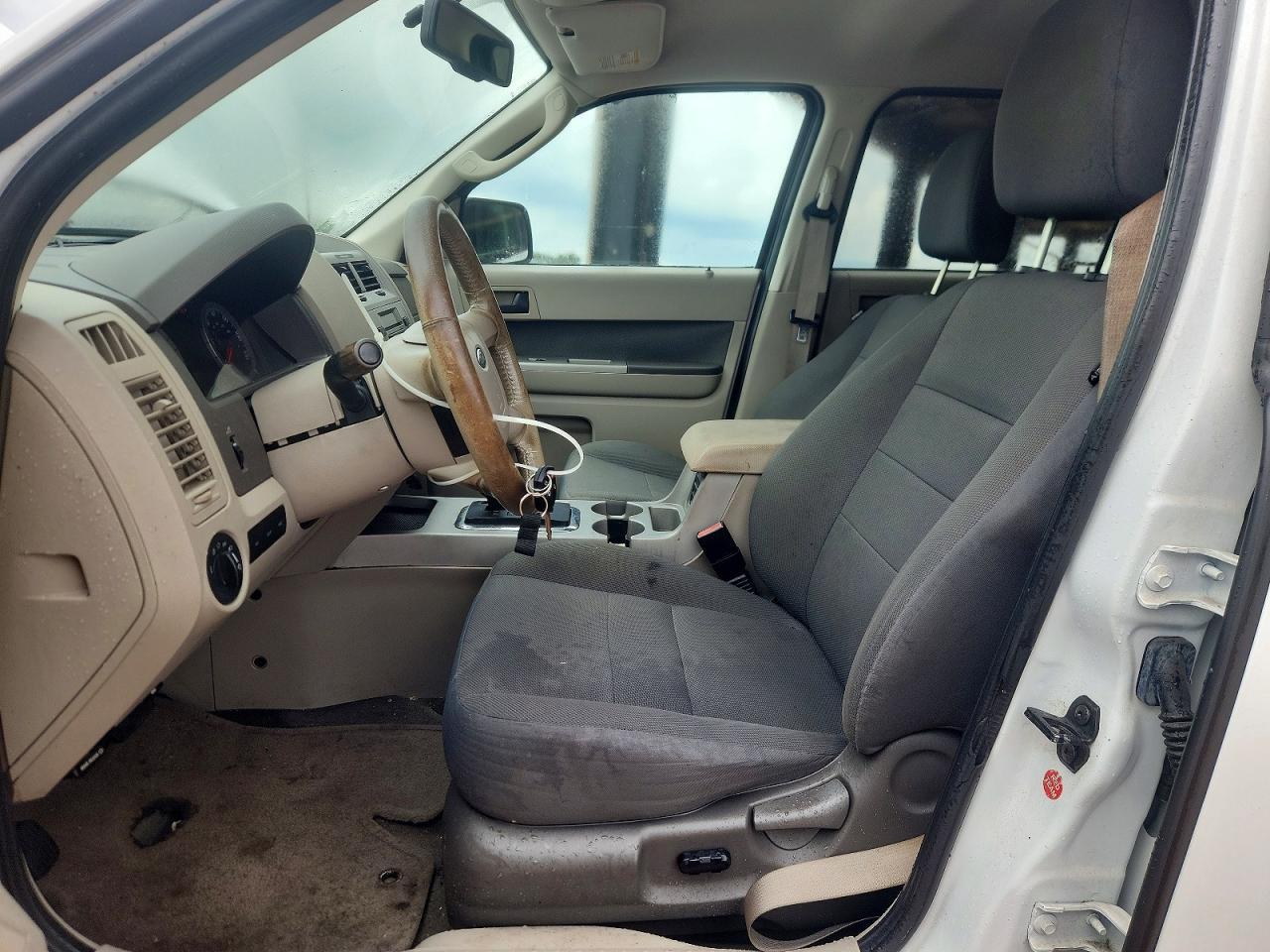 2009 Ford Escape Xlt White vin: 1FMCU03G39KA25269