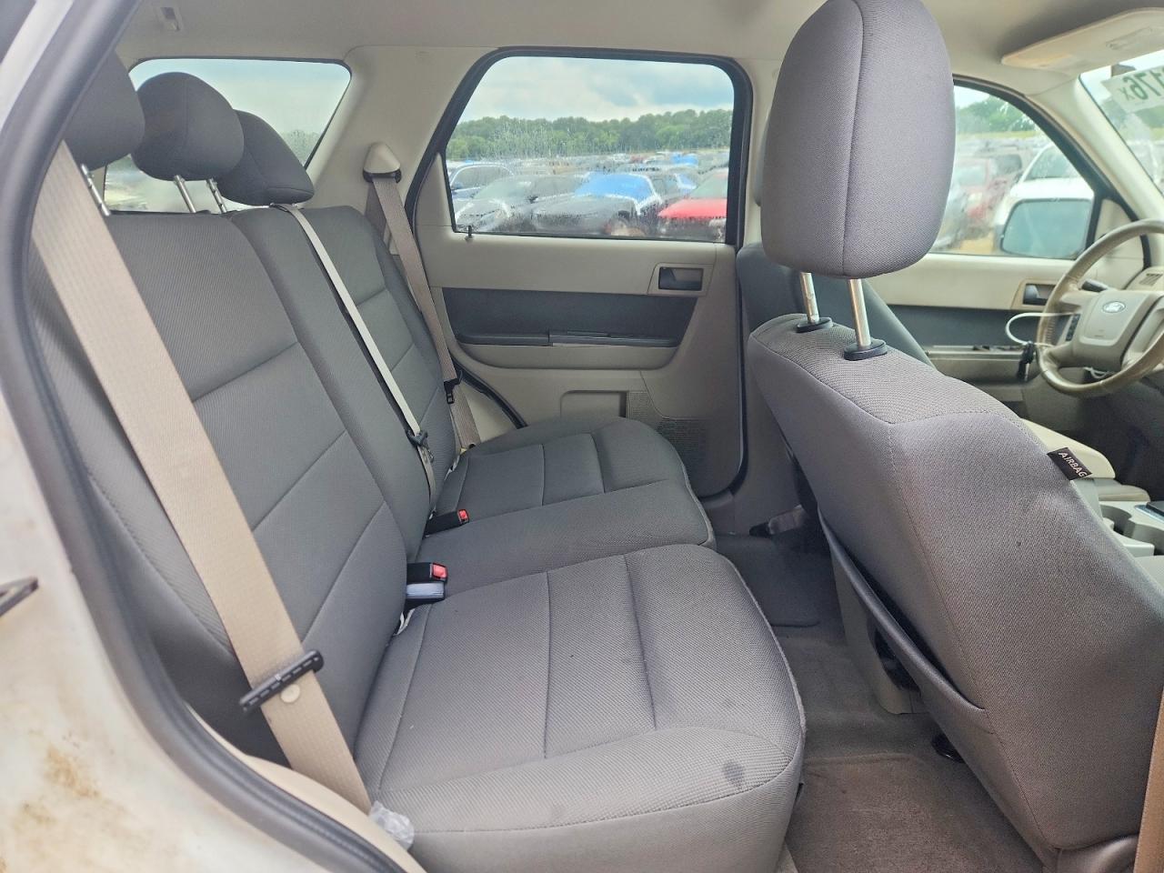 2009 Ford Escape Xlt White vin: 1FMCU03G39KA25269