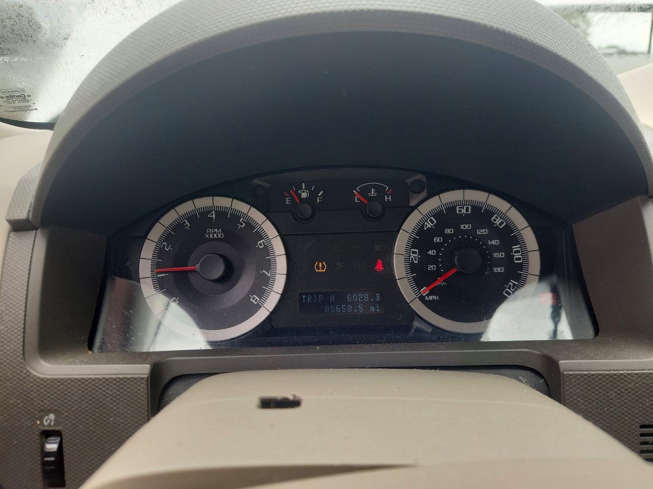 2009 Ford Escape Xlt White vin: 1FMCU03G39KA25269