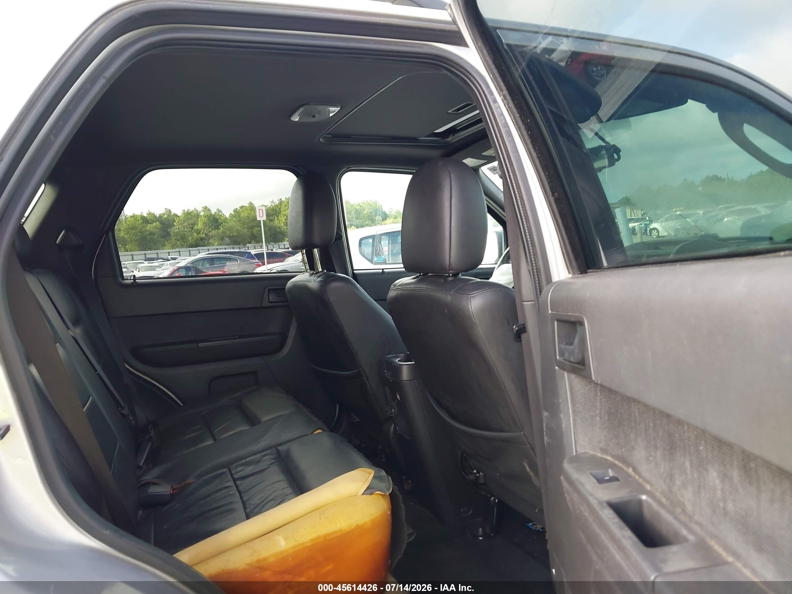 2009 Ford Escape Xlt Silver vin: 1FMCU03G39KA80157