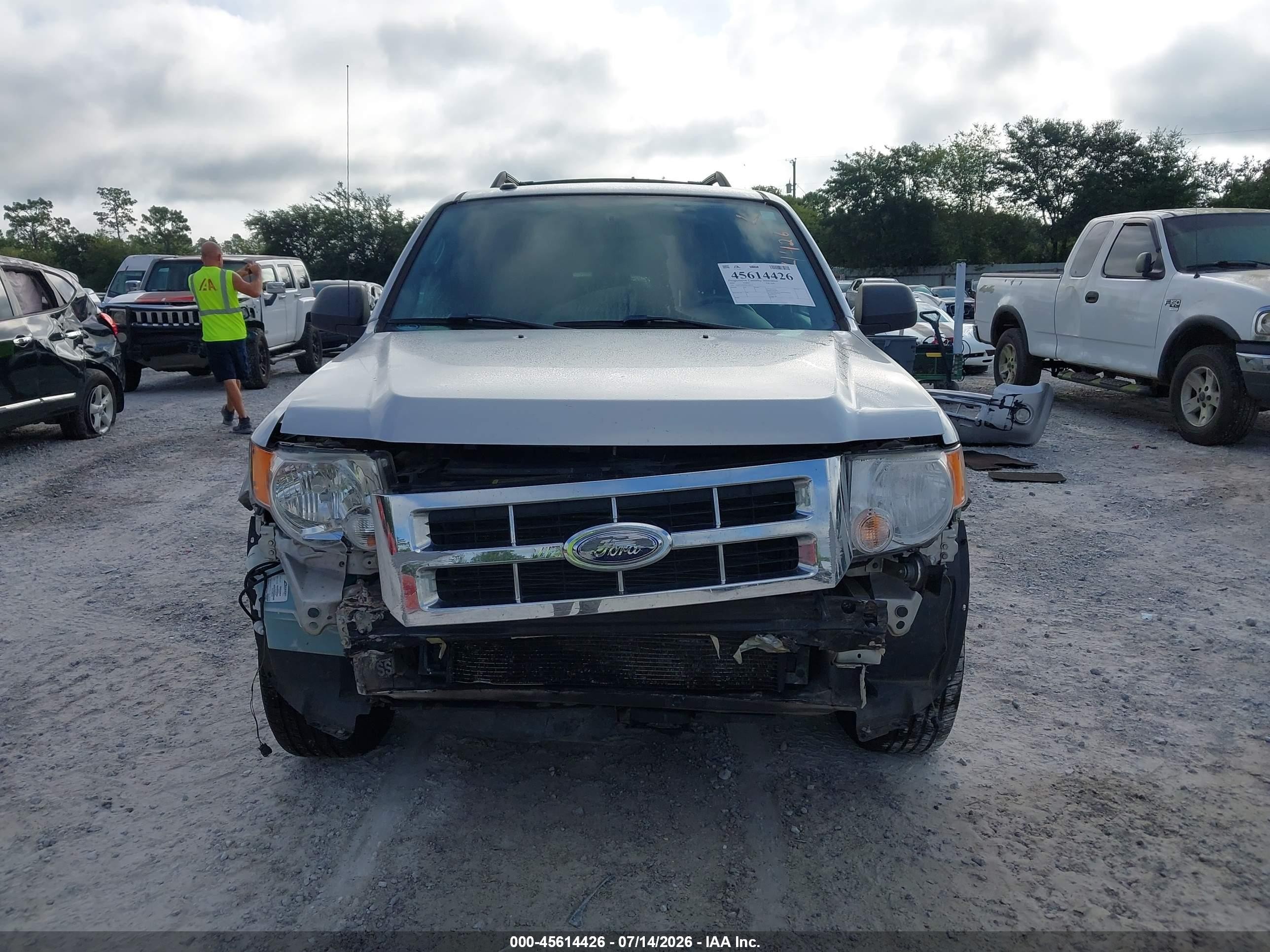 2009 Ford Escape Xlt Silver vin: 1FMCU03G39KA80157