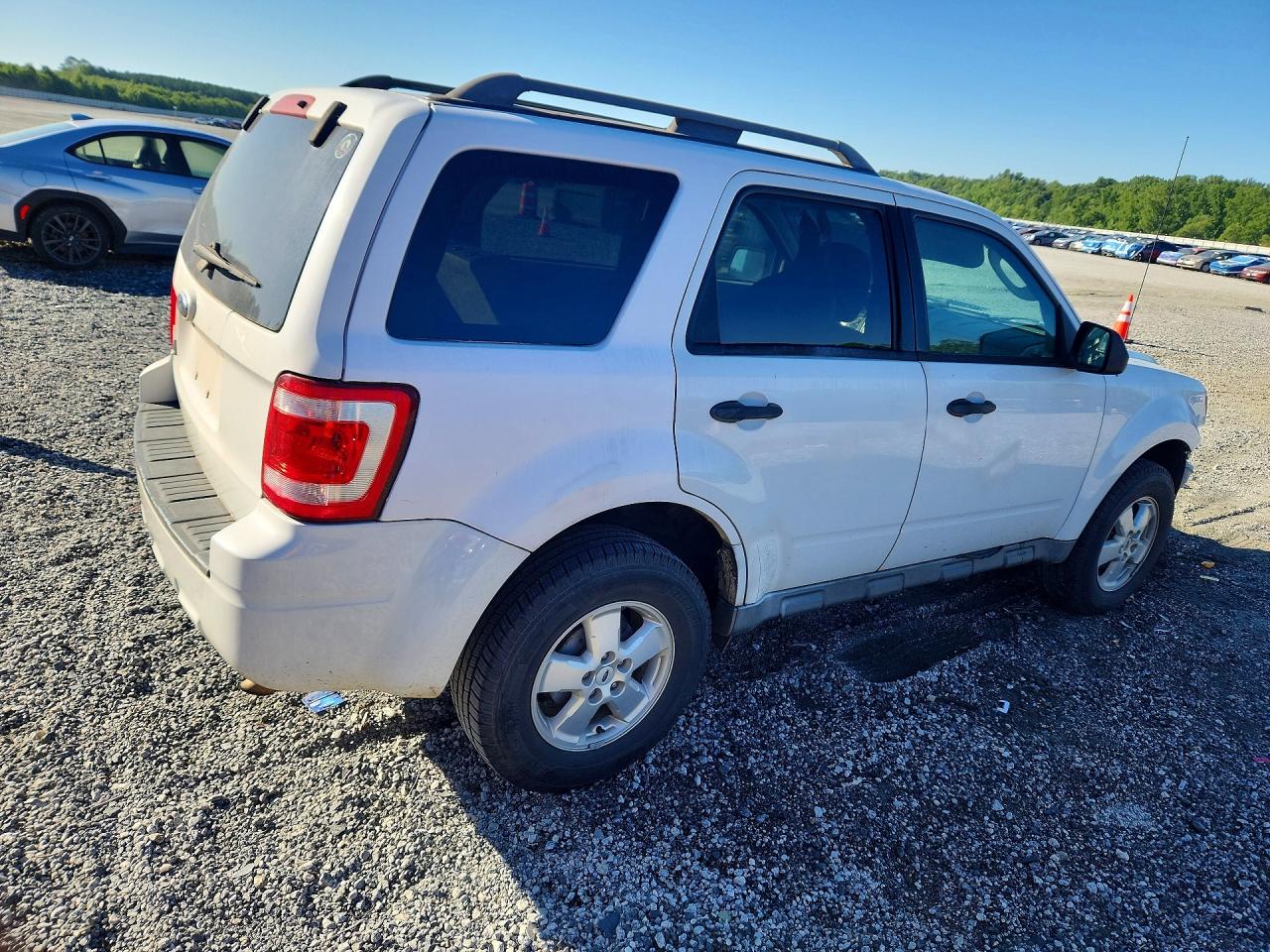 2009 Ford Escape Xlt Белый vin: 1FMCU03G49KC39221