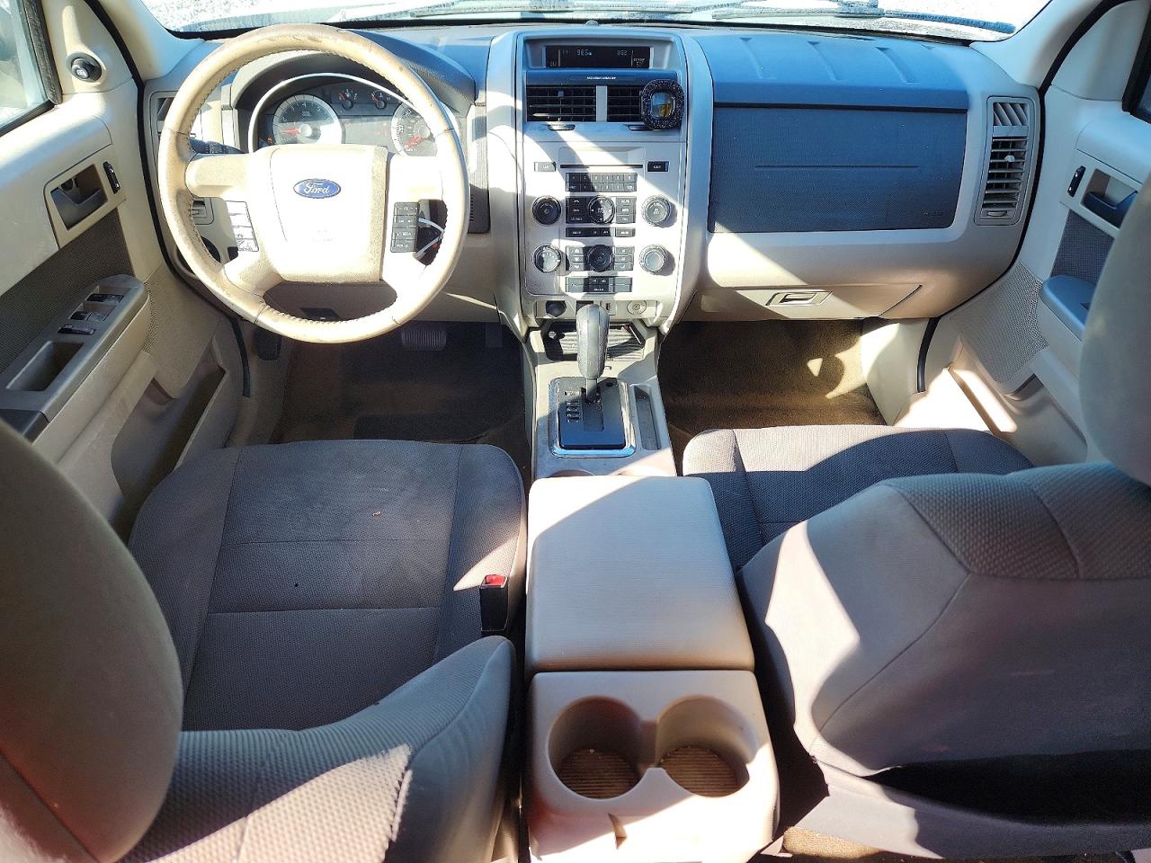 2009 Ford Escape Xlt Белый vin: 1FMCU03G49KC39221