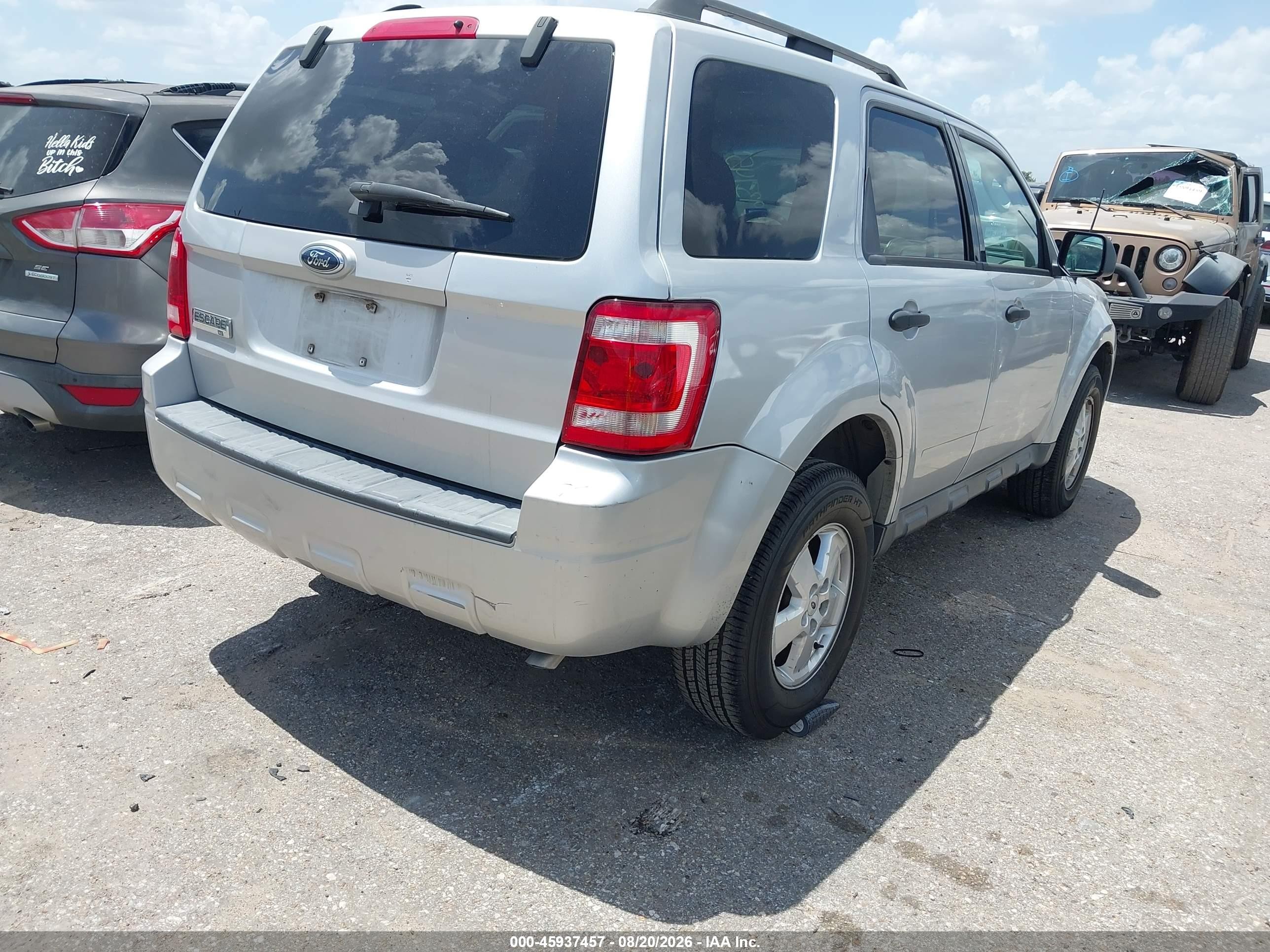 2009 Ford Escape Xlt White vin: 1FMCU03G59KA30618