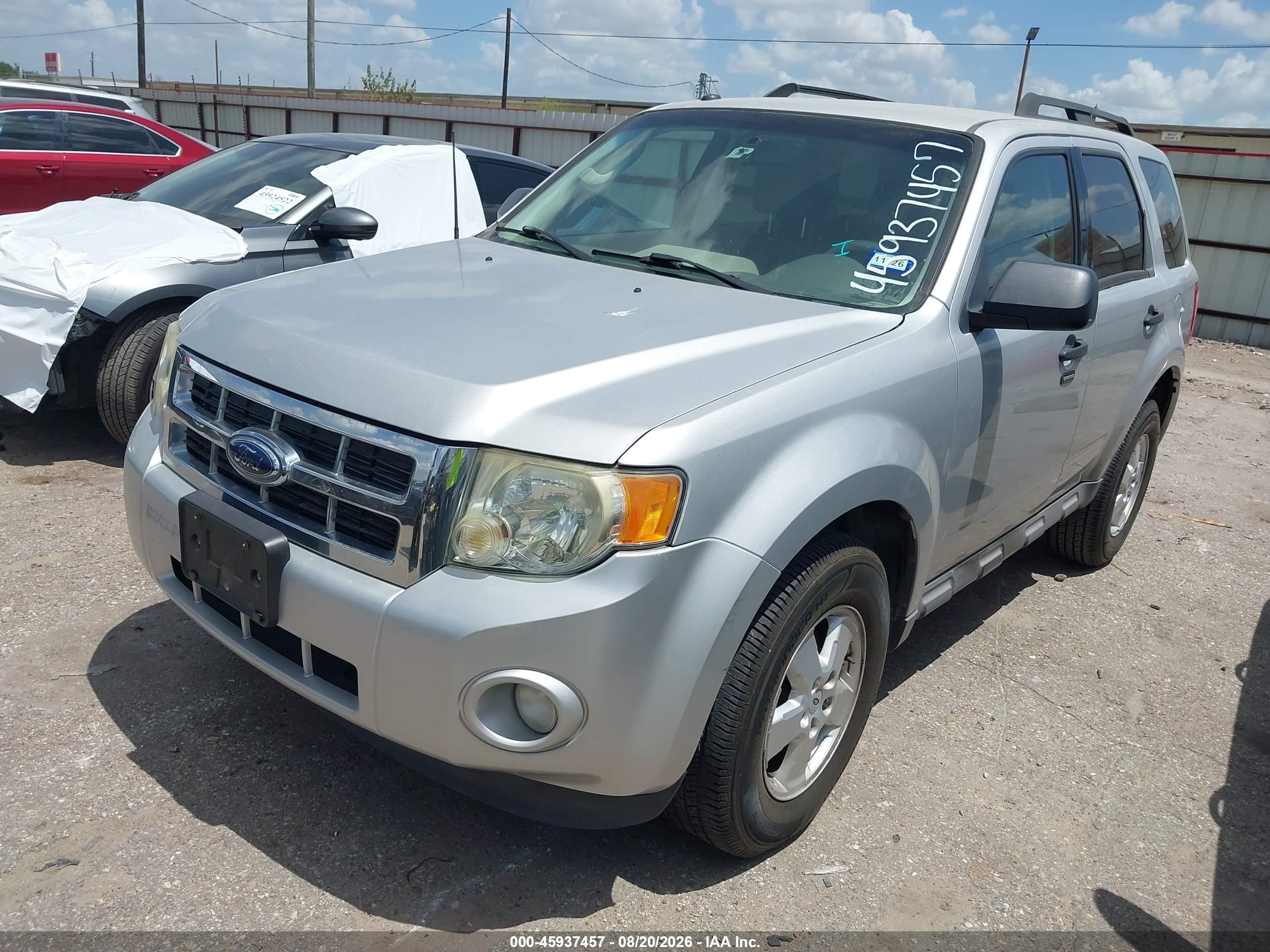 2009 Ford Escape Xlt White vin: 1FMCU03G59KA30618