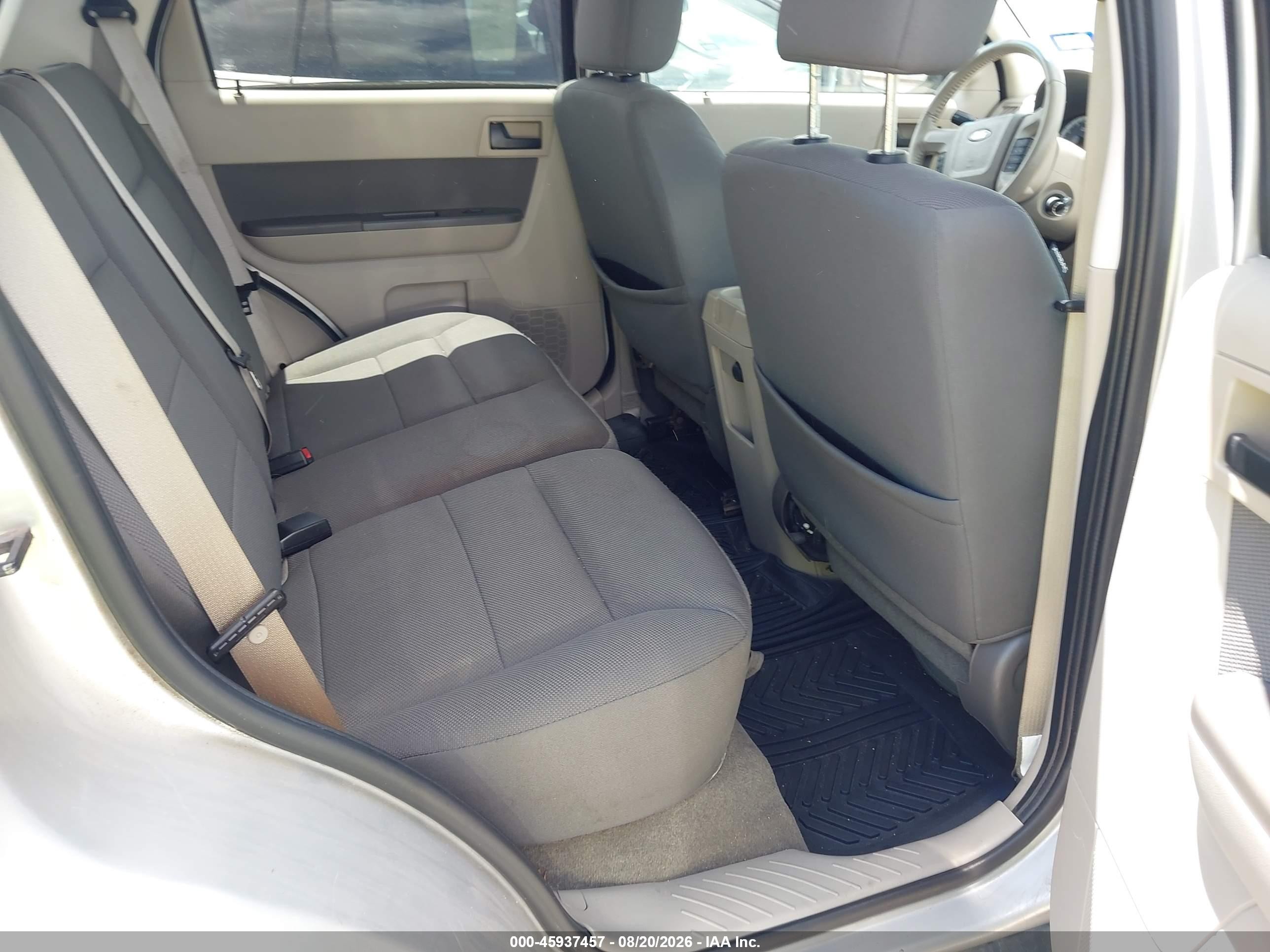 2009 Ford Escape Xlt White vin: 1FMCU03G59KA30618