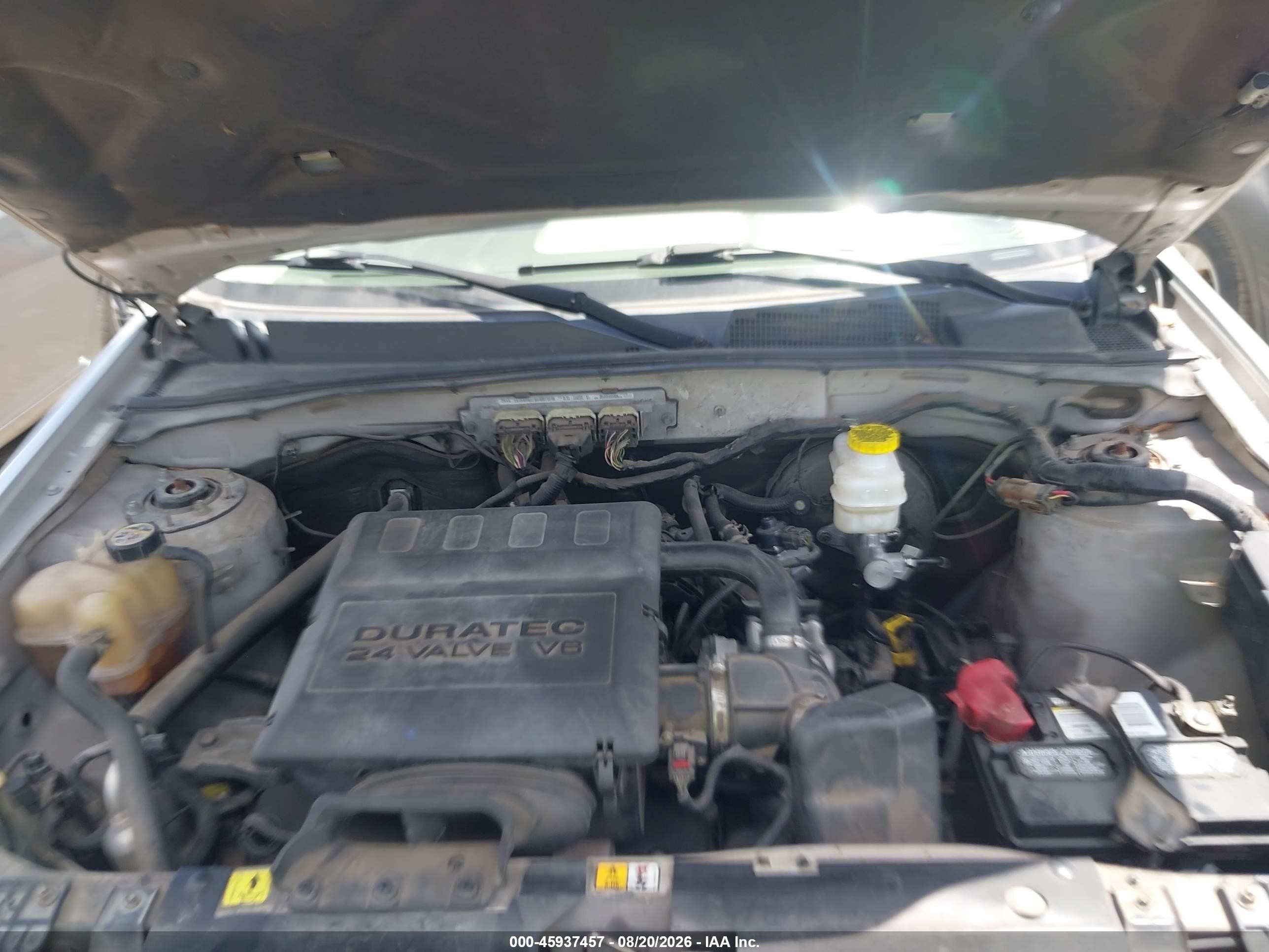 2009 Ford Escape Xlt White vin: 1FMCU03G59KA30618