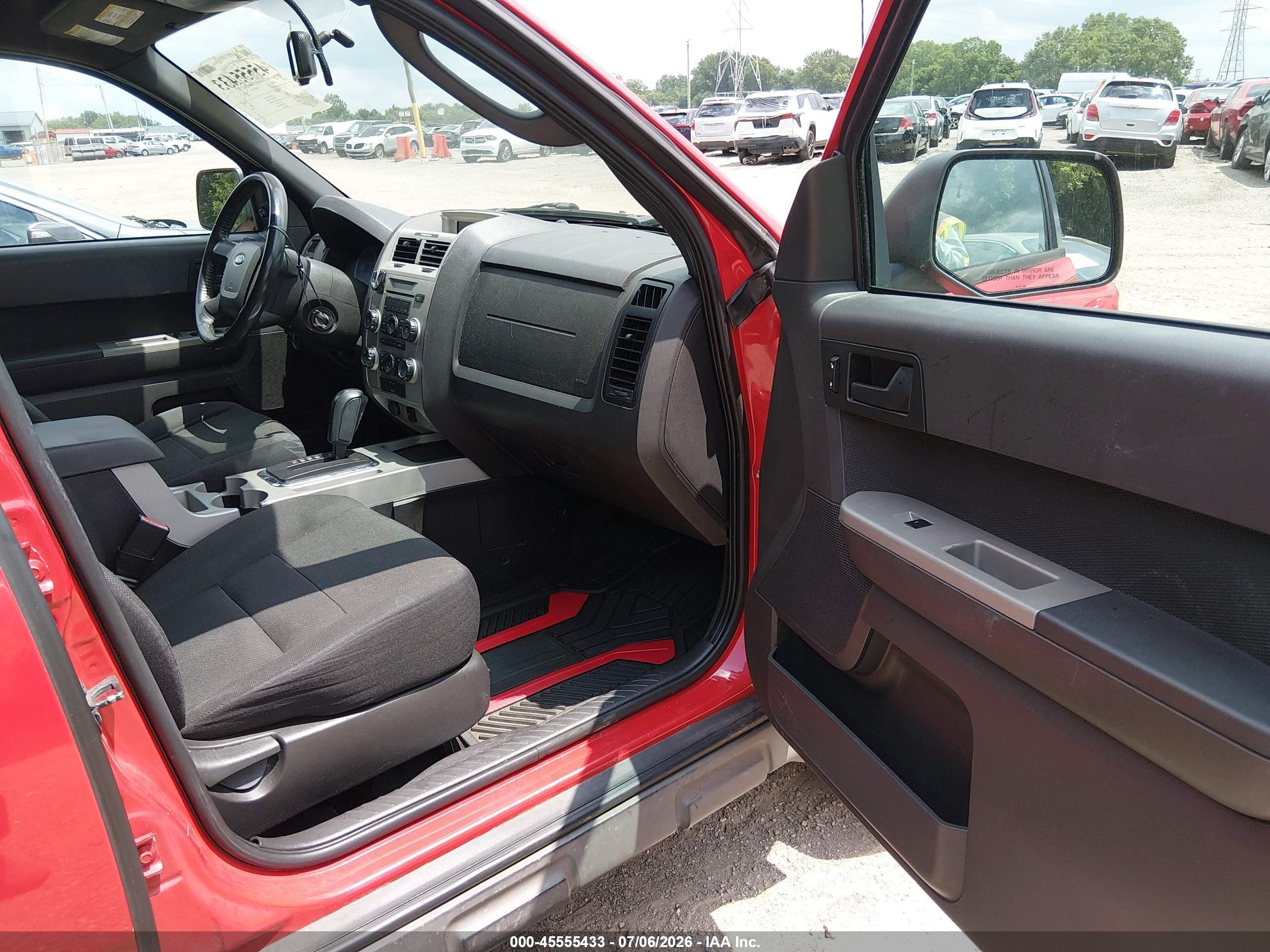 2009 Ford Escape Xlt Red vin: 1FMCU03G59KA66034