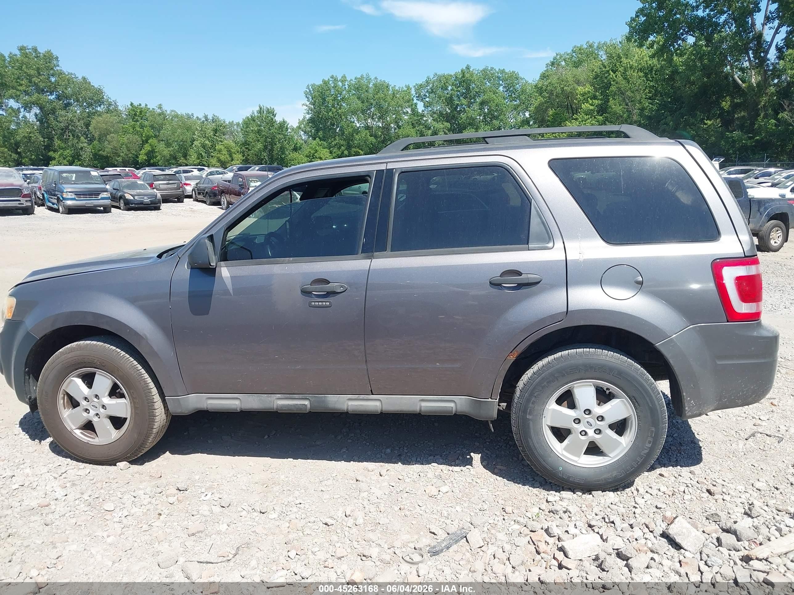2009 Ford Escape Xlt Gray vin: 1FMCU03G59KC38501