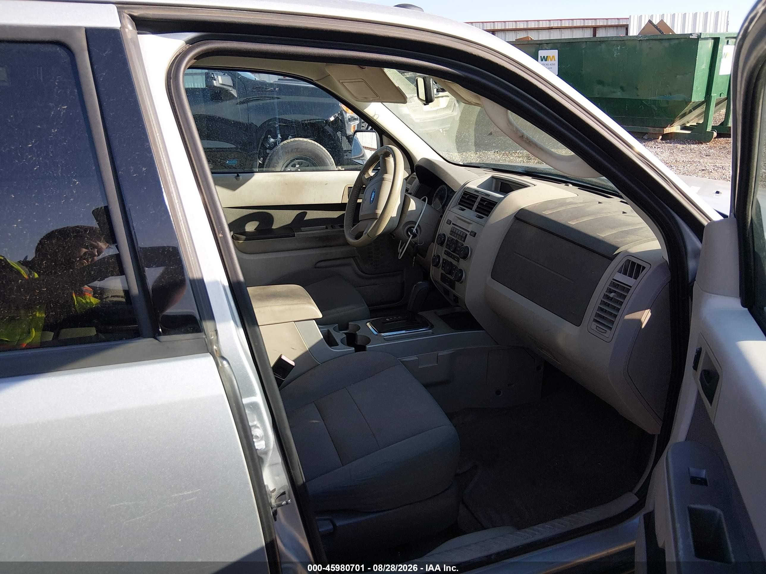 2009 Ford Escape Xlt Silver vin: 1FMCU03G69KA58637