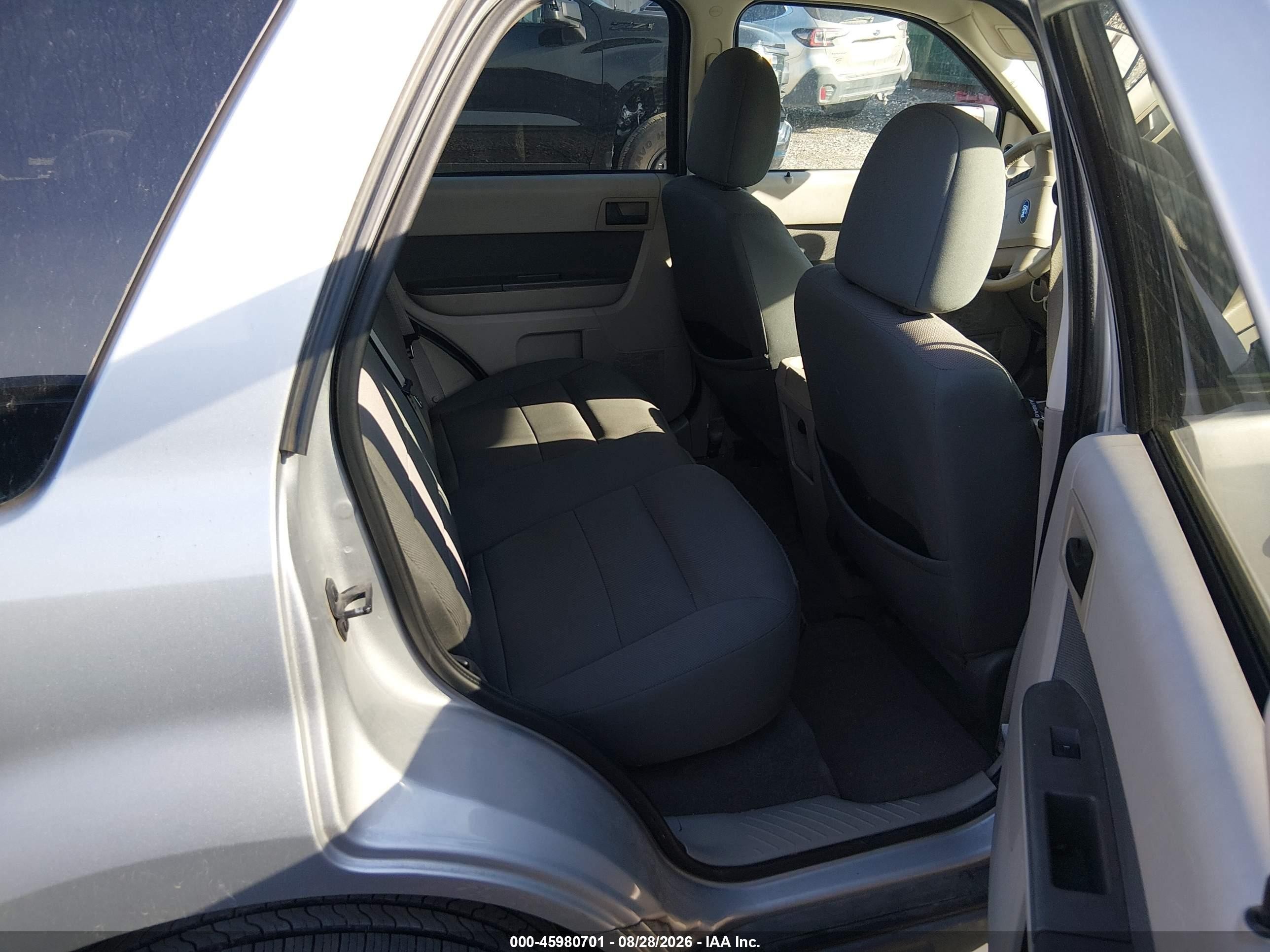 2009 Ford Escape Xlt Silver vin: 1FMCU03G69KA58637