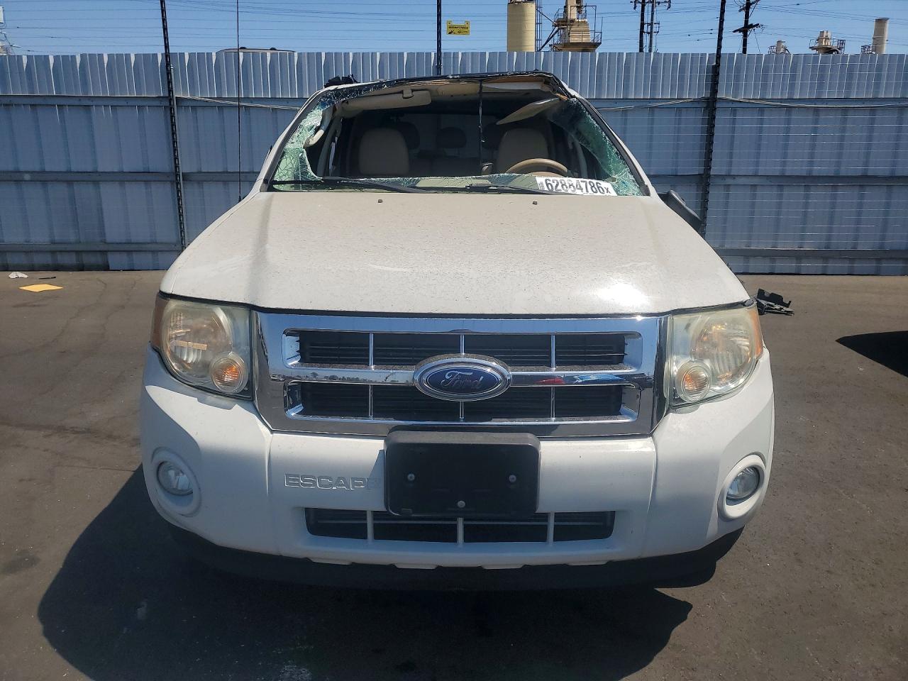 2009 Ford Escape Xlt White vin: 1FMCU03G69KC85391