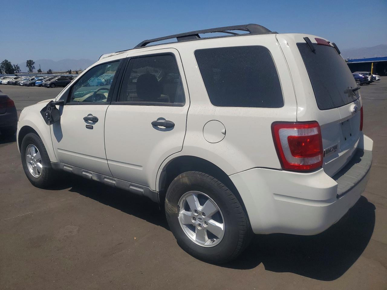 2009 Ford Escape Xlt White vin: 1FMCU03G69KC85391