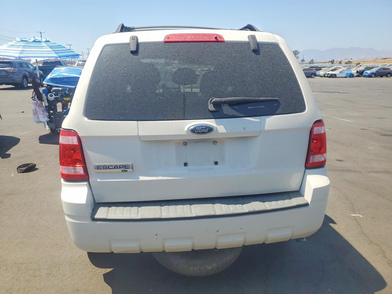 2009 Ford Escape Xlt White vin: 1FMCU03G69KC85391