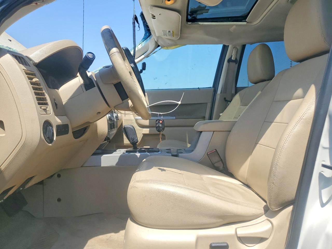 2009 Ford Escape Xlt White vin: 1FMCU03G69KC85391